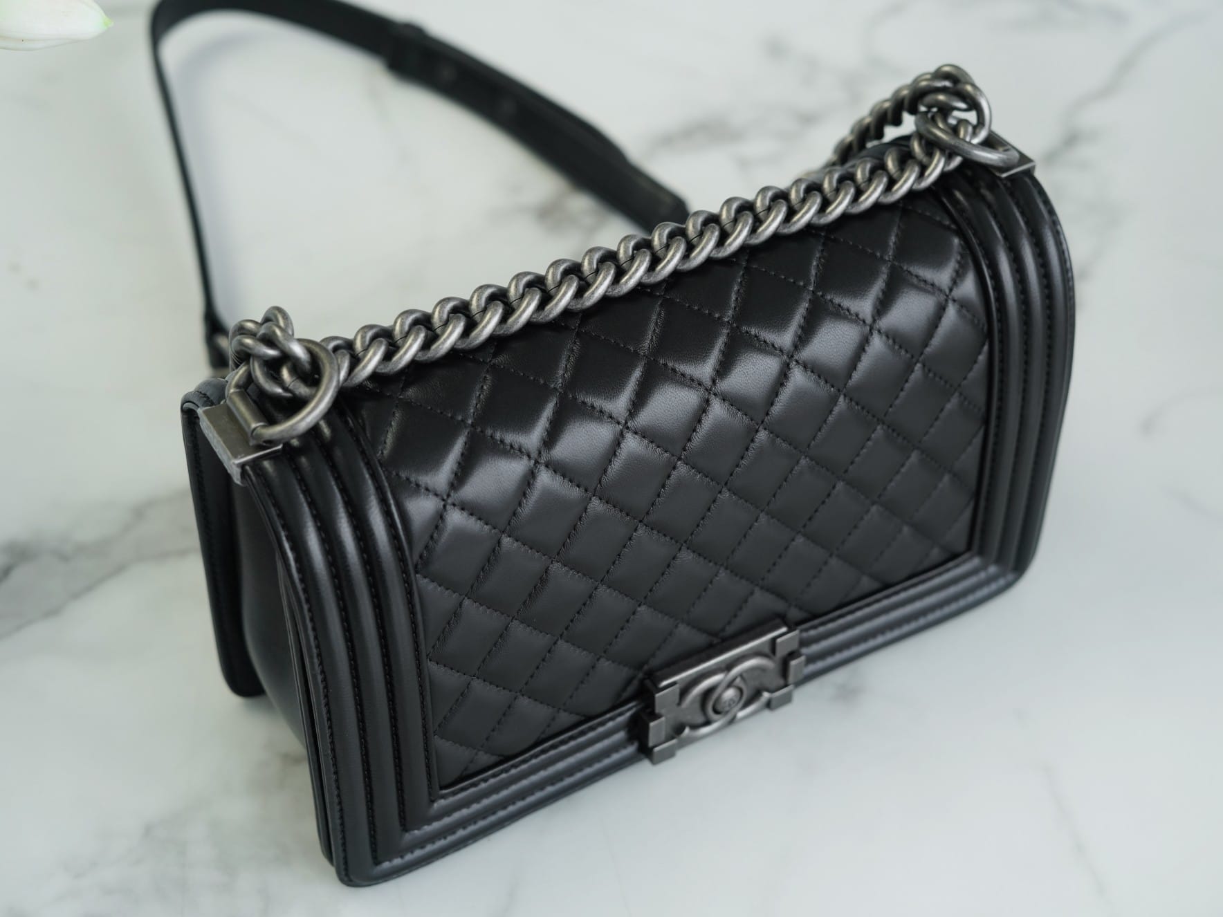 CHANEL BOY Medium Flap Bag in Calfskin Leather - Black & Silver