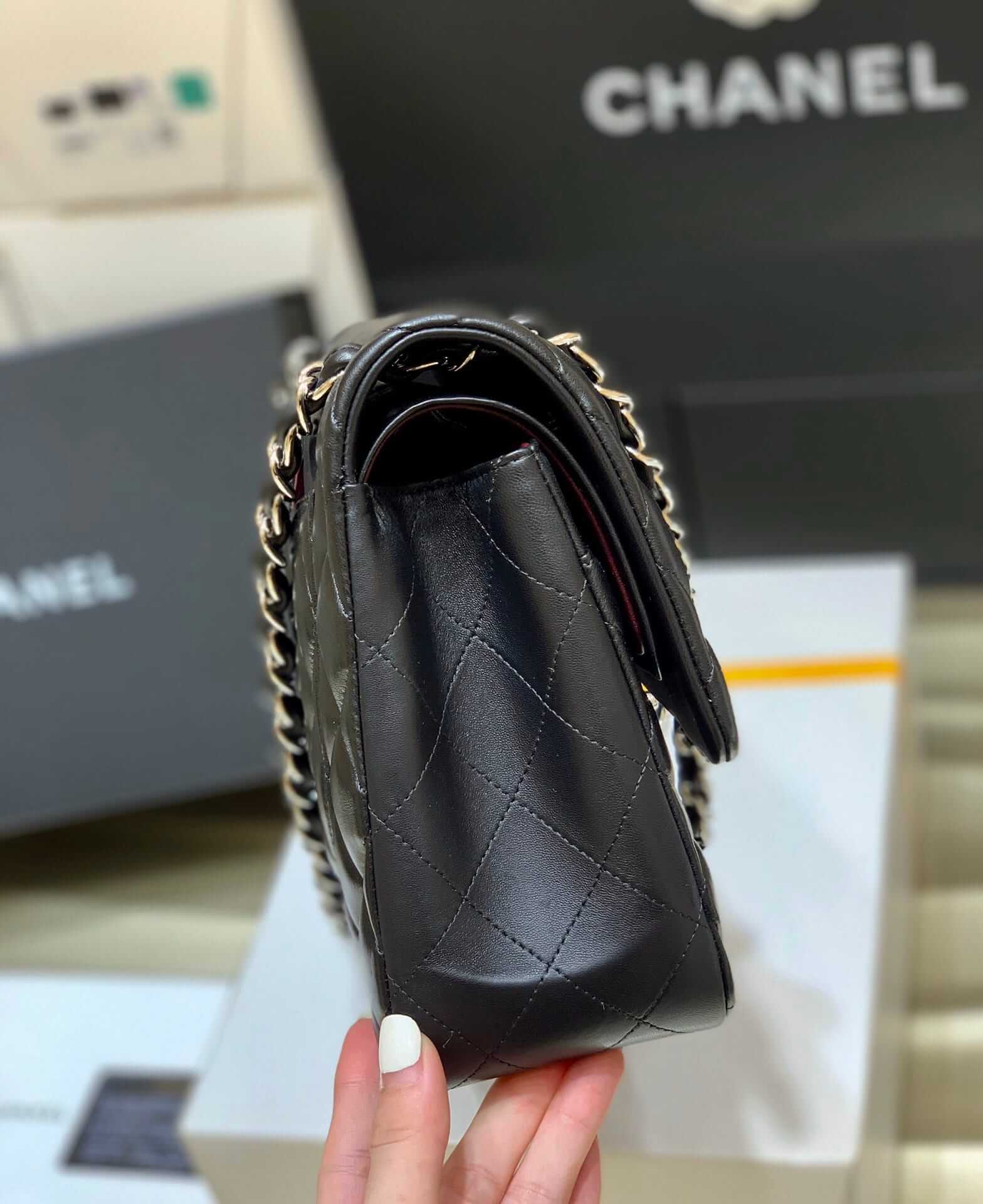 CHANEL Large Classic Flap Bag in Lambskin - Black