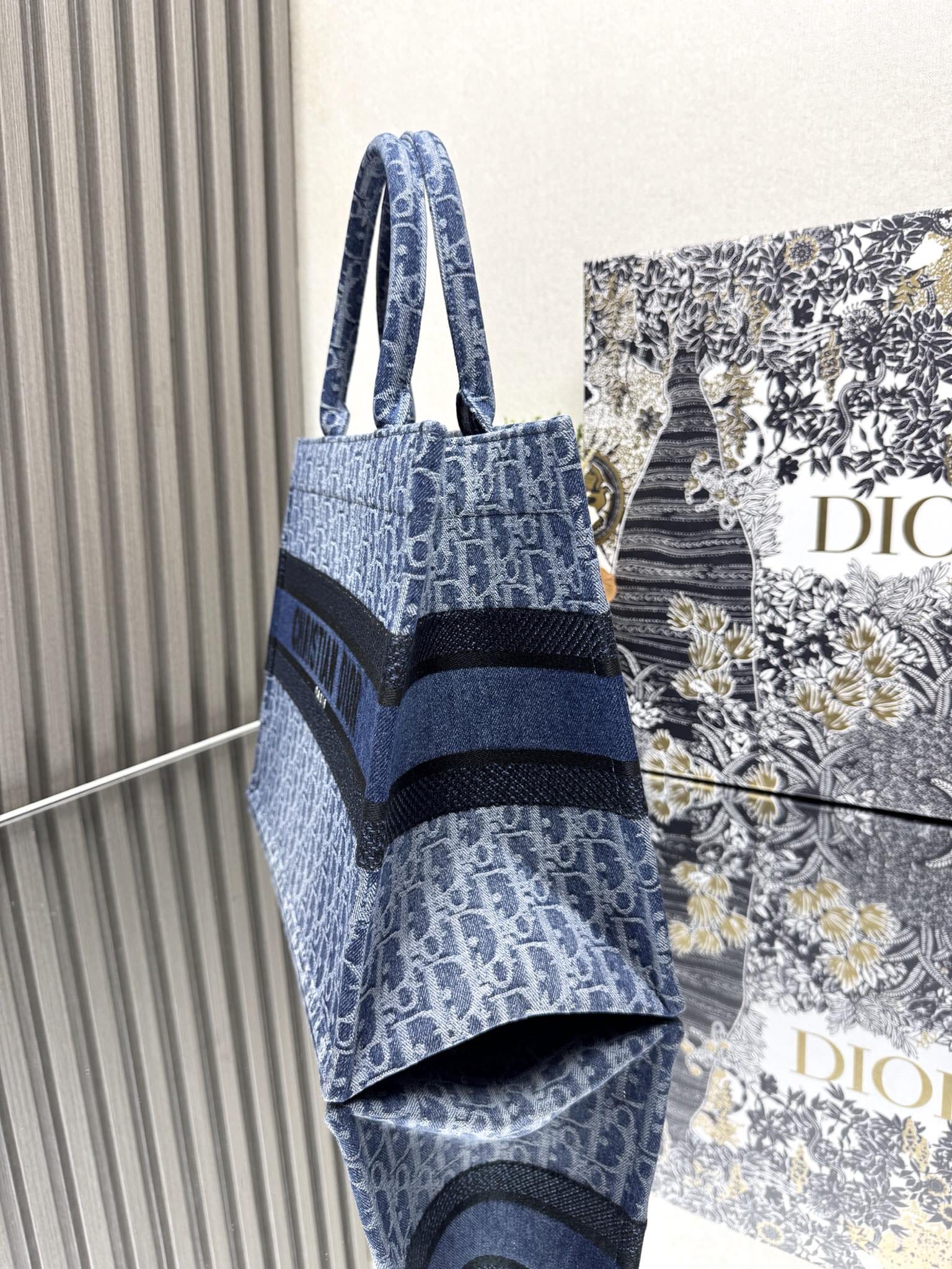 Dior Medium Book Tote Blue Denim Dior Oblique Jacquard