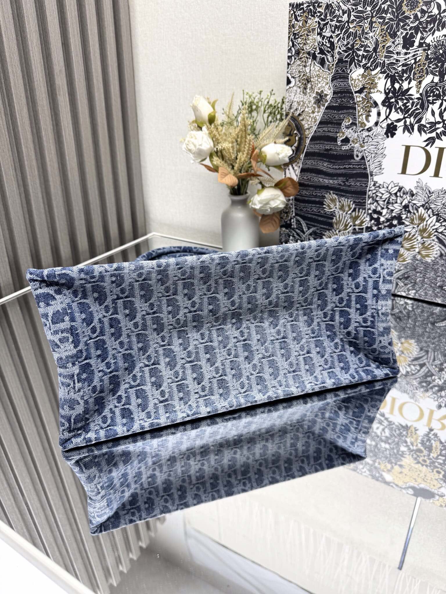 Dior Medium Book Tote Blue Denim Dior Oblique Jacquard