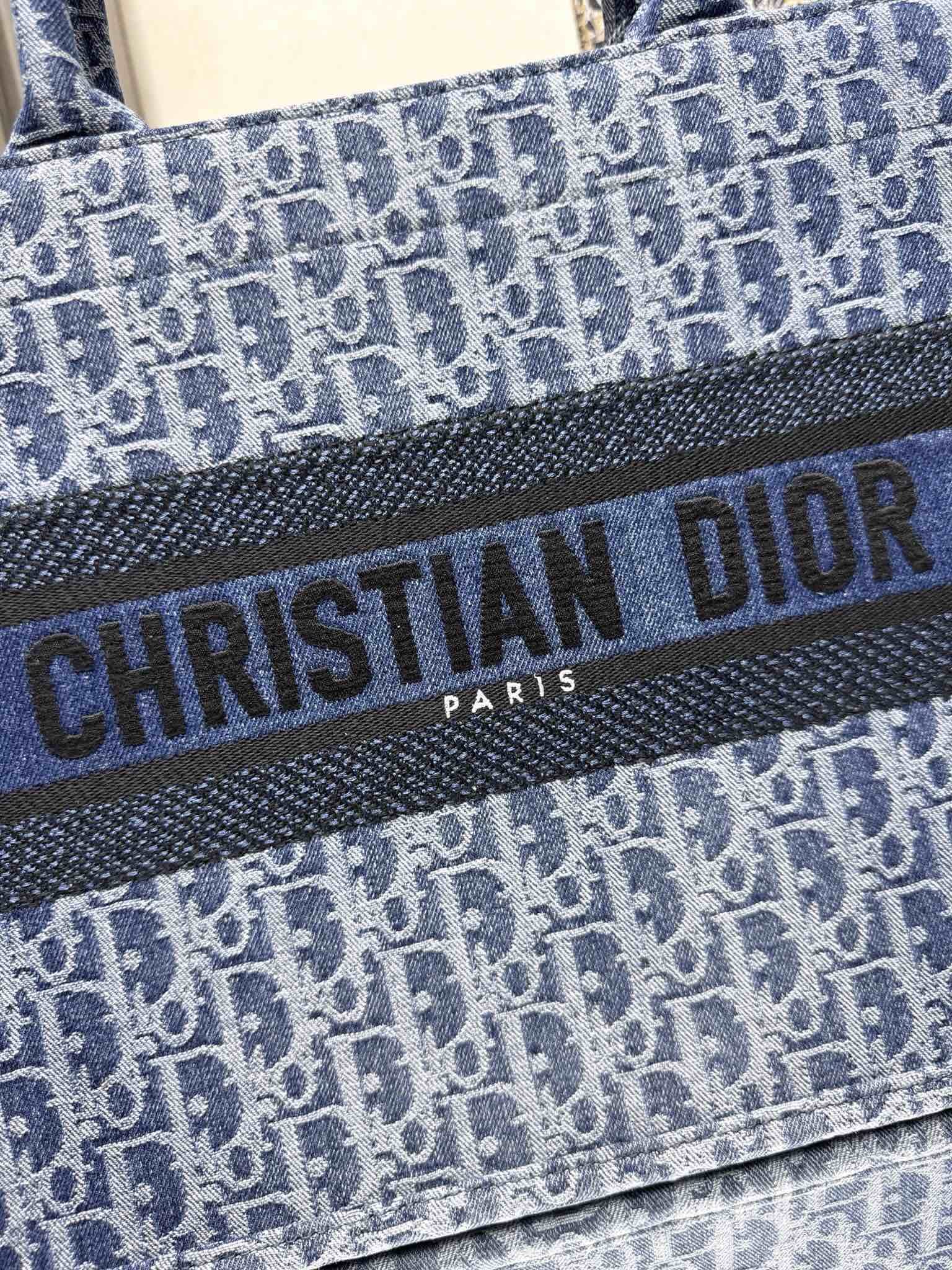 Dior Medium Book Tote Blue Denim Dior Oblique Jacquard