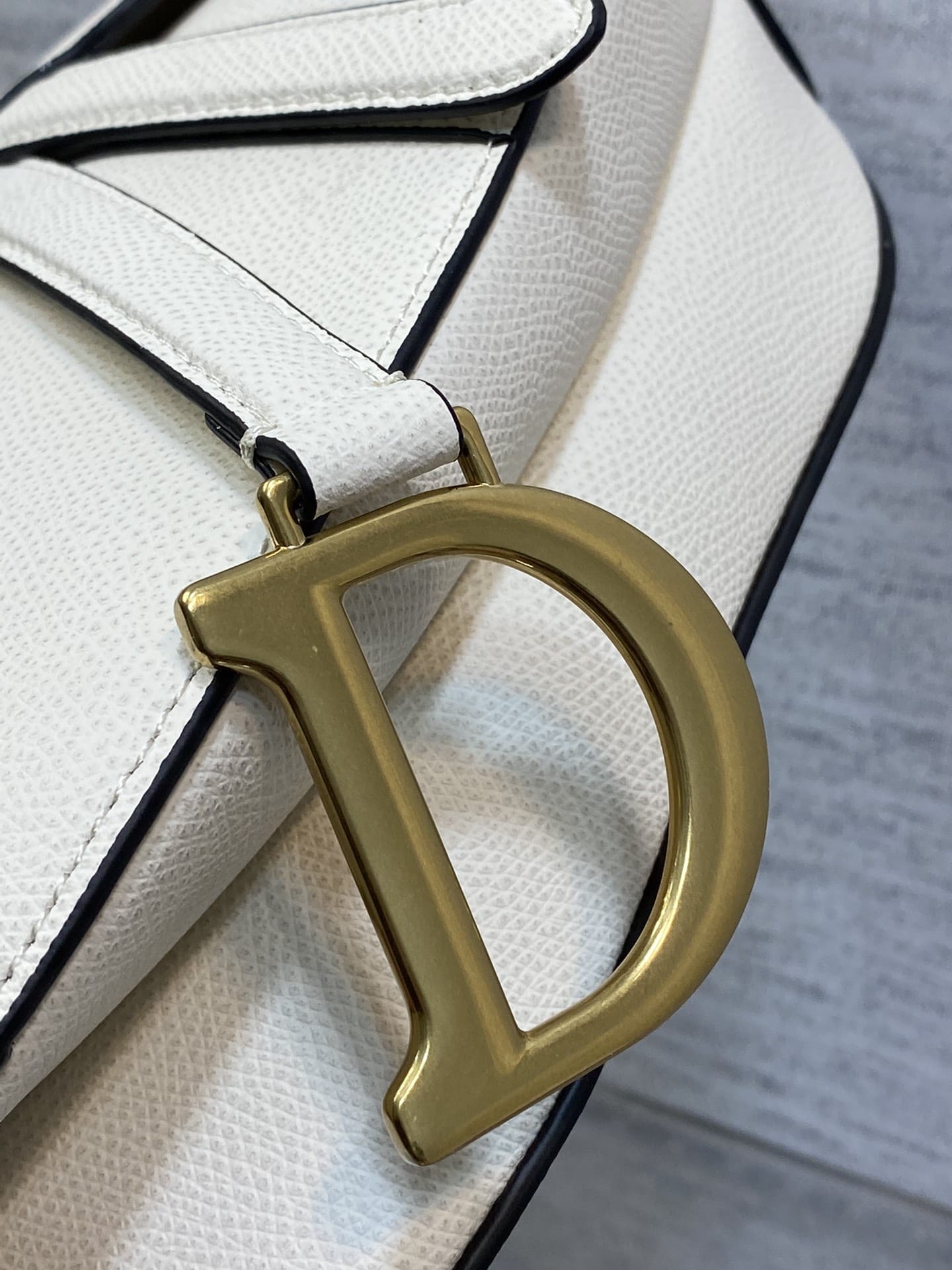 Dior Saddle Bag with Strap in Grained Calfskin - Lattte