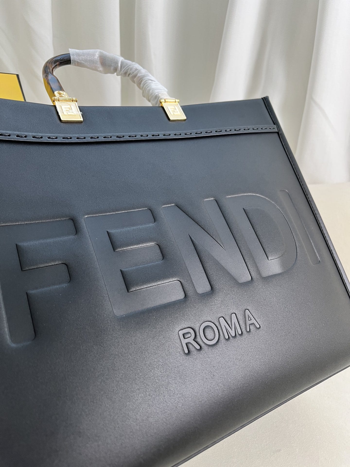 FENDI TIMELESS Sunshine Medium Black Calfskin Bag