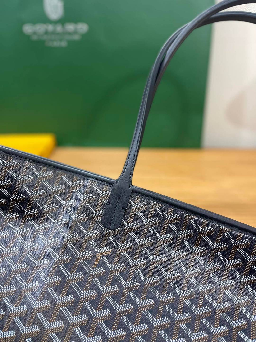 GOYARD Artois MM Tote Bag - Black 