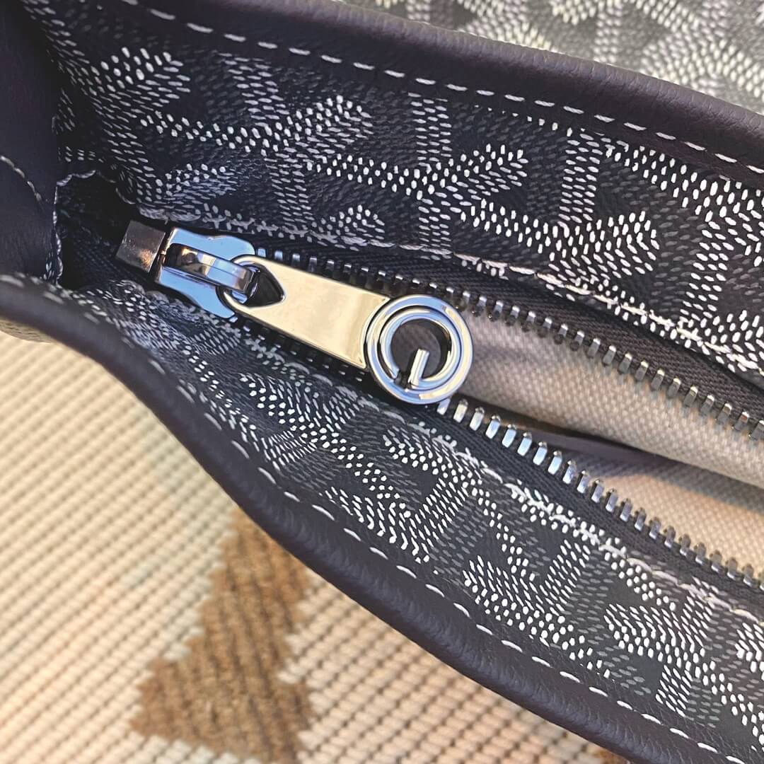 GOYARD Bohème Hobo Bag - Grey