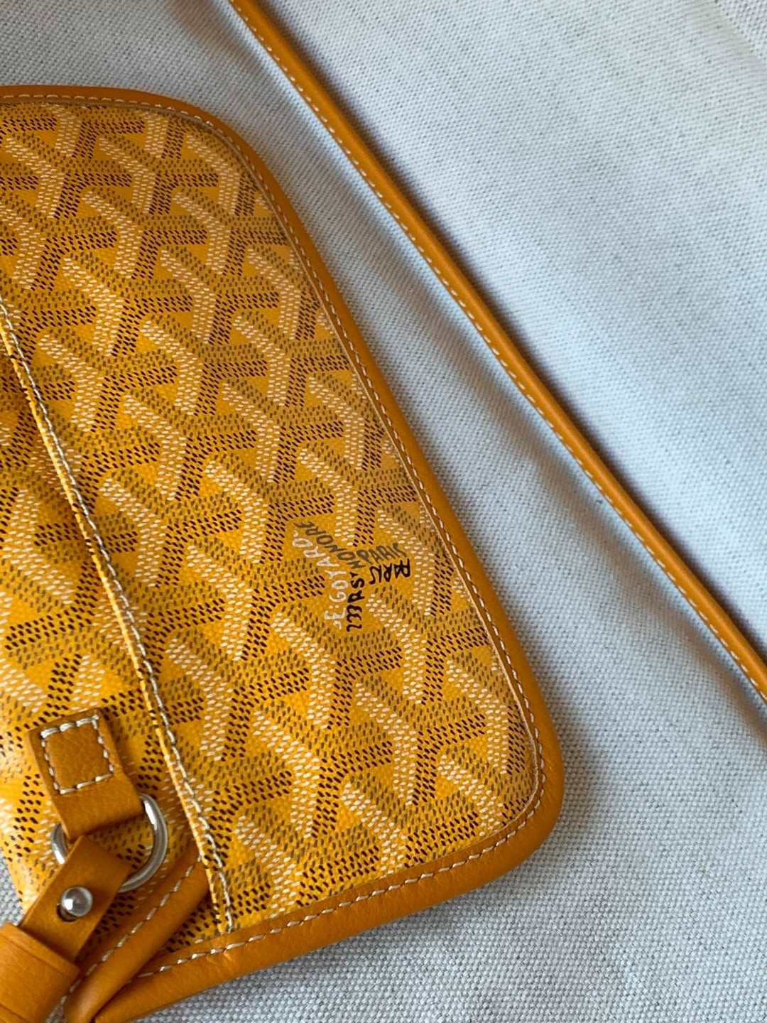 GOYARD Saint Louis GM Tote Bag - Yellow