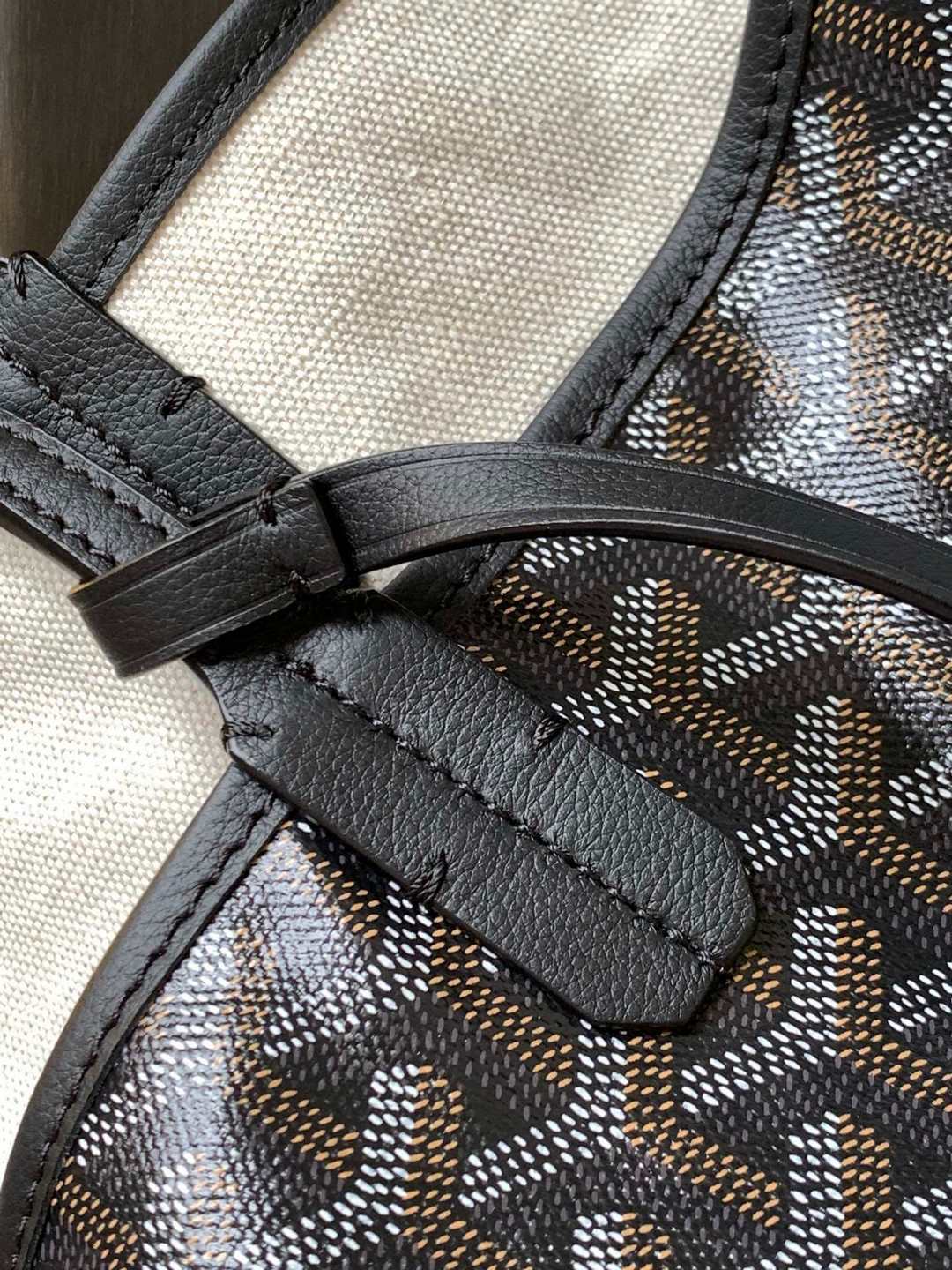 GOYARD Saint Louis PM Tote Bag - Black