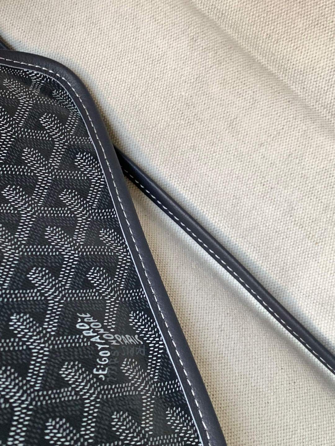 GOYARD Saint Louis PM Tote Bag - Grey