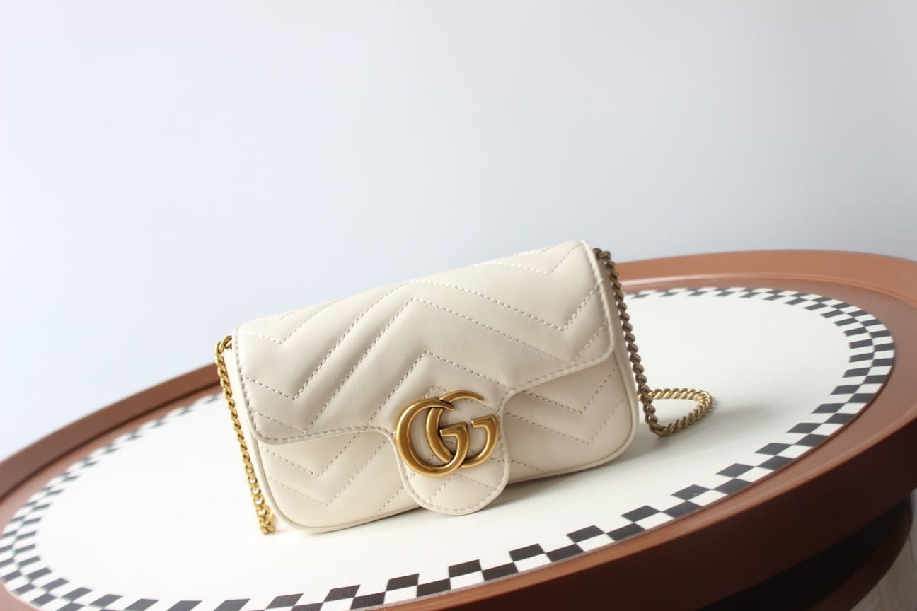 GUCCI GG Marmont Super Mini Shoulder Bag - White Leather