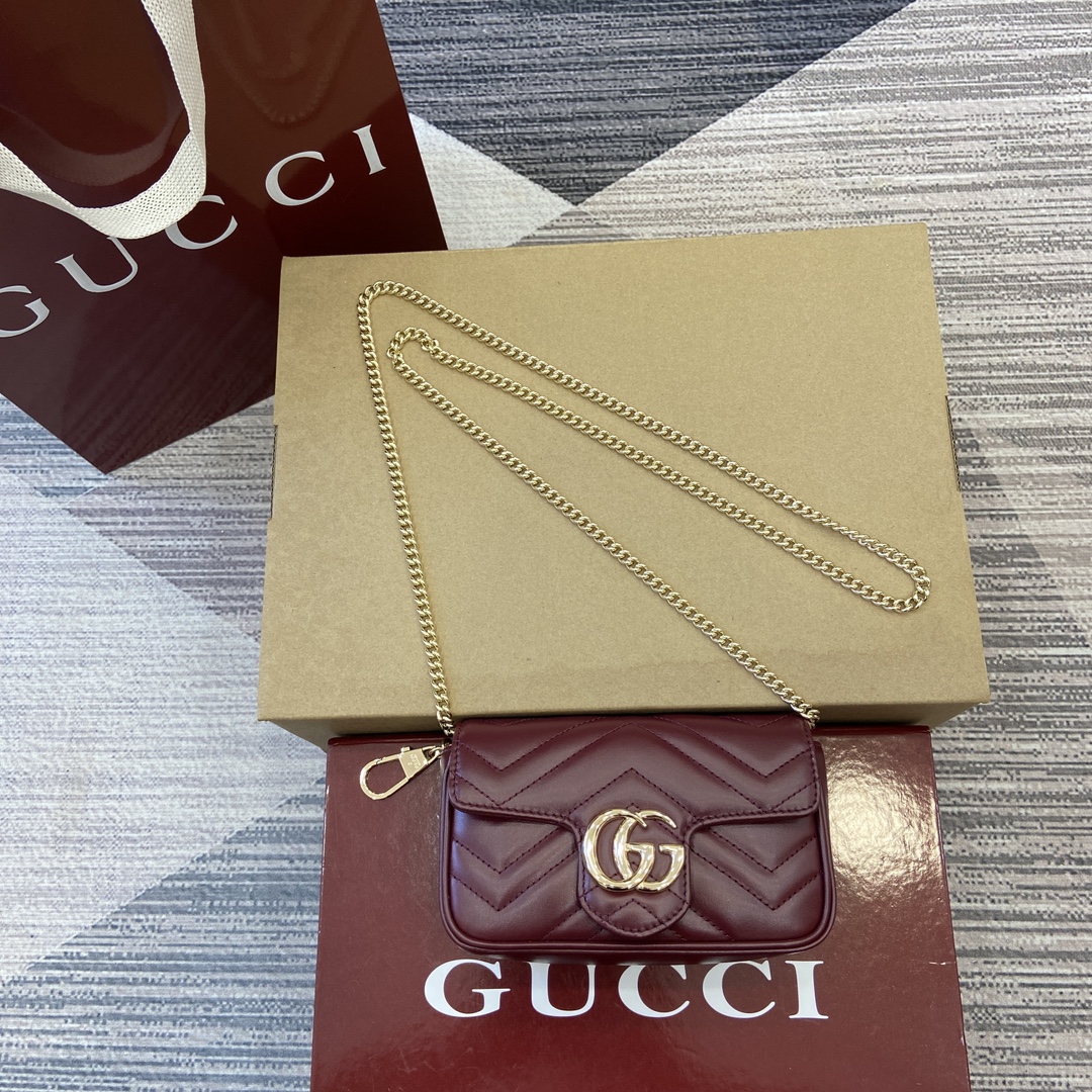 GUCCI GG Marmont Super Mini Shoulder Bag - Red Leather