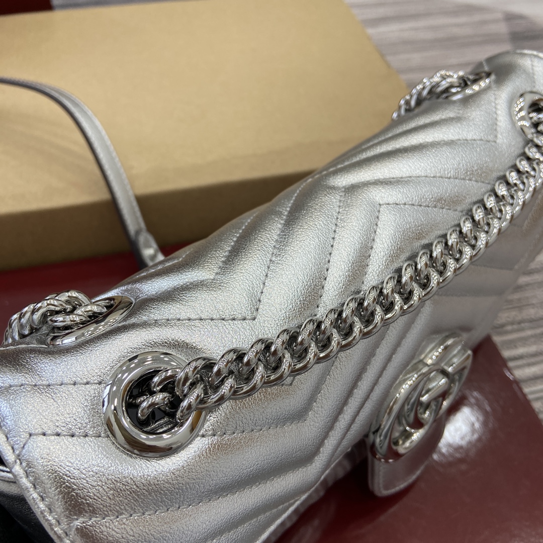 GUCCI GG Marmont Small Shoulder Bag - Silver Leather