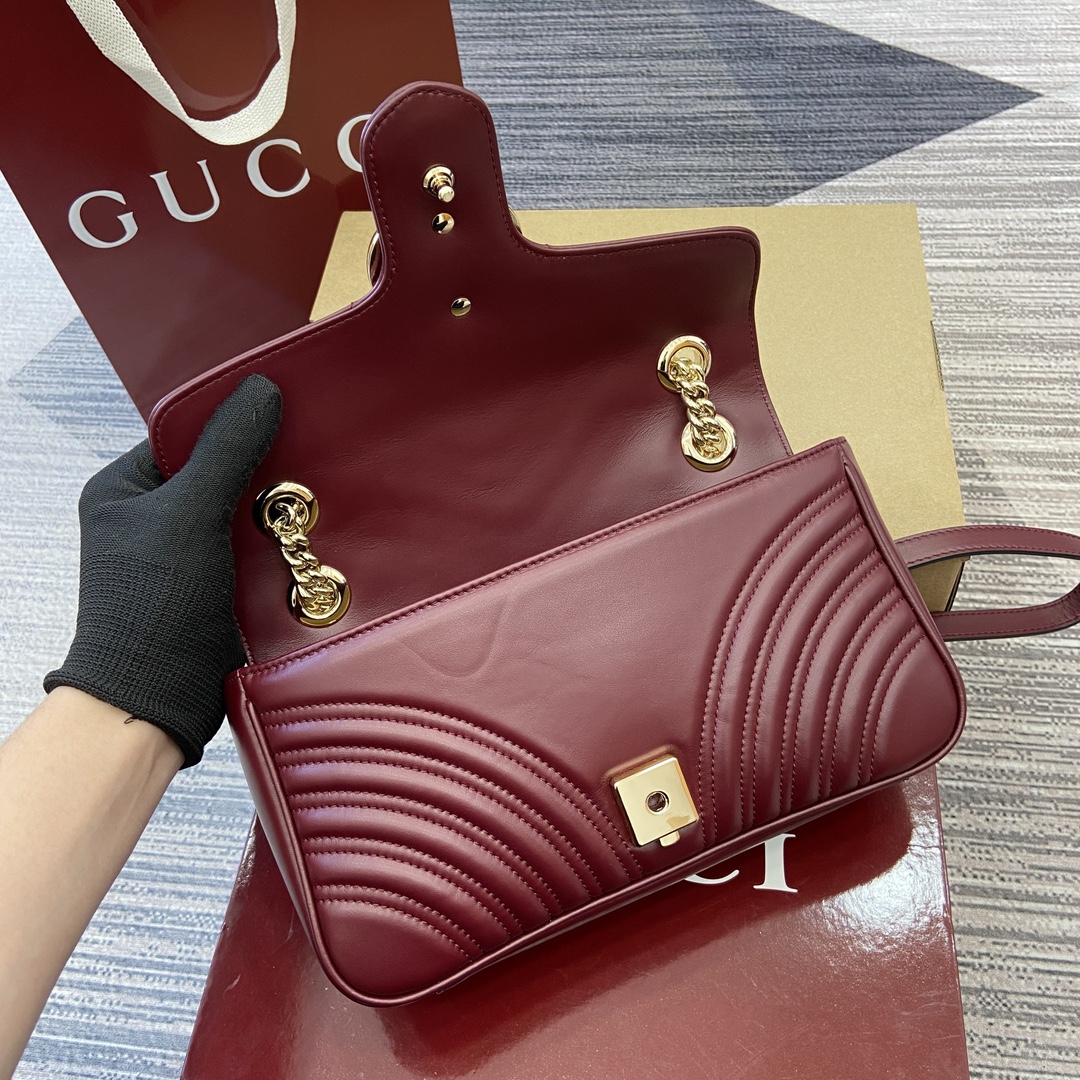 GUCCI GG Marmont Small Shoulder Bag - Red Leather