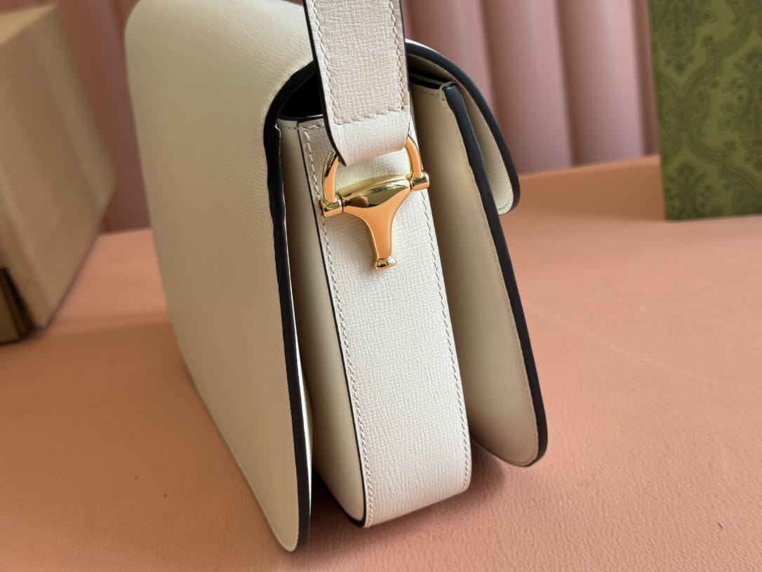 GUCCI Horsebit 1955 Small Shoulder Bag - White Leather