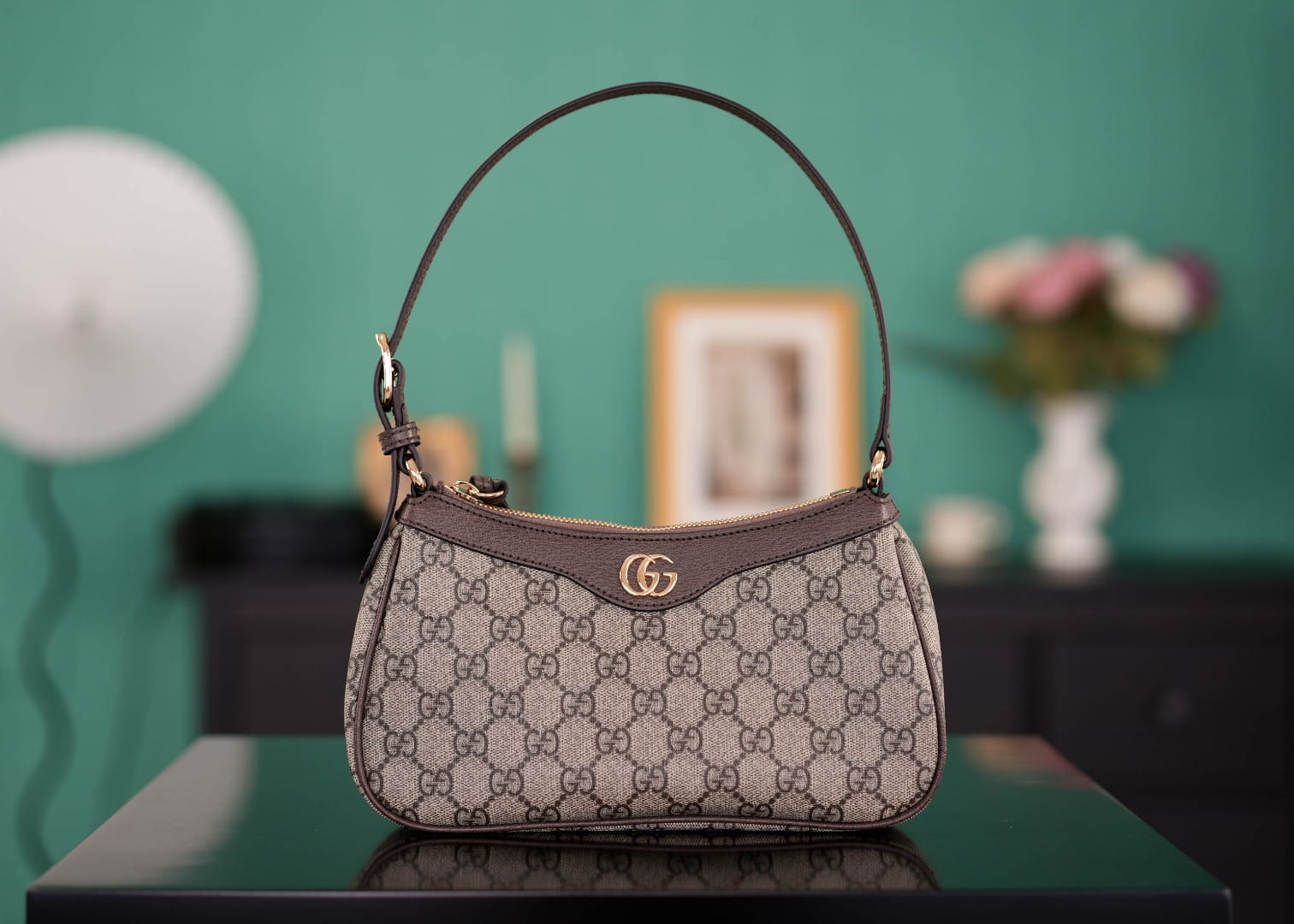 GUCCI Ophidia Small Shoulder Handbag - Beige and Ebony GG Supreme