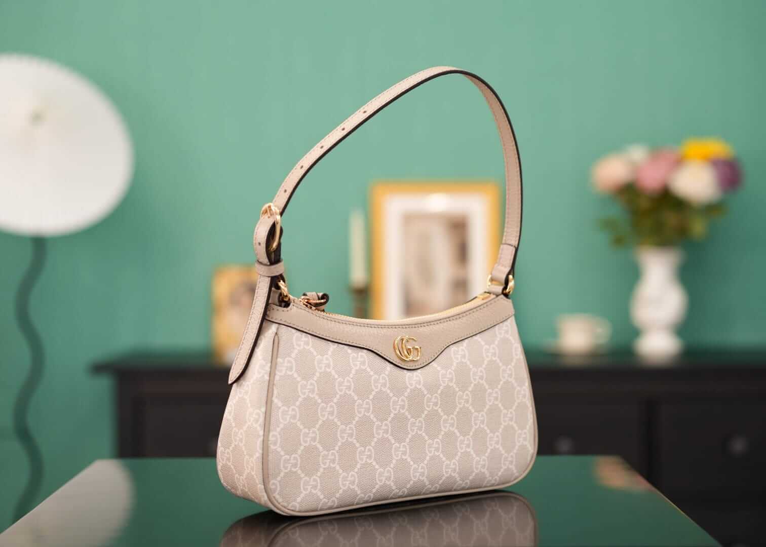 GUCCI Ophidia Small Shoulder Handbag - Beige and White GG Supreme