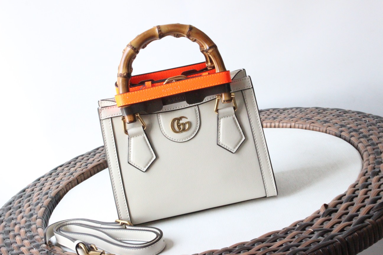 GUCCI Diana Mini Tote Bag - White Leather