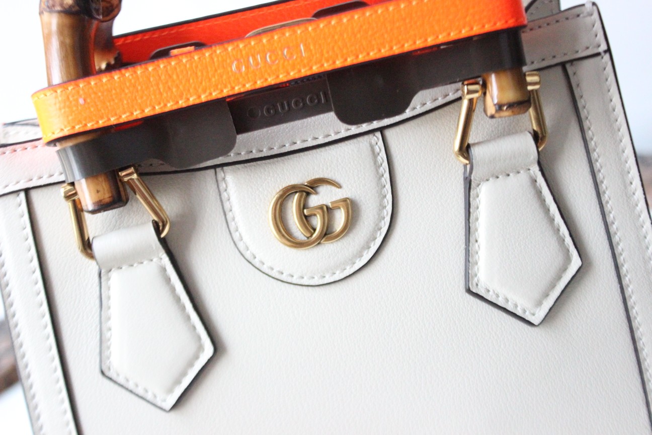 GUCCI Diana Mini Tote Bag - White Leather