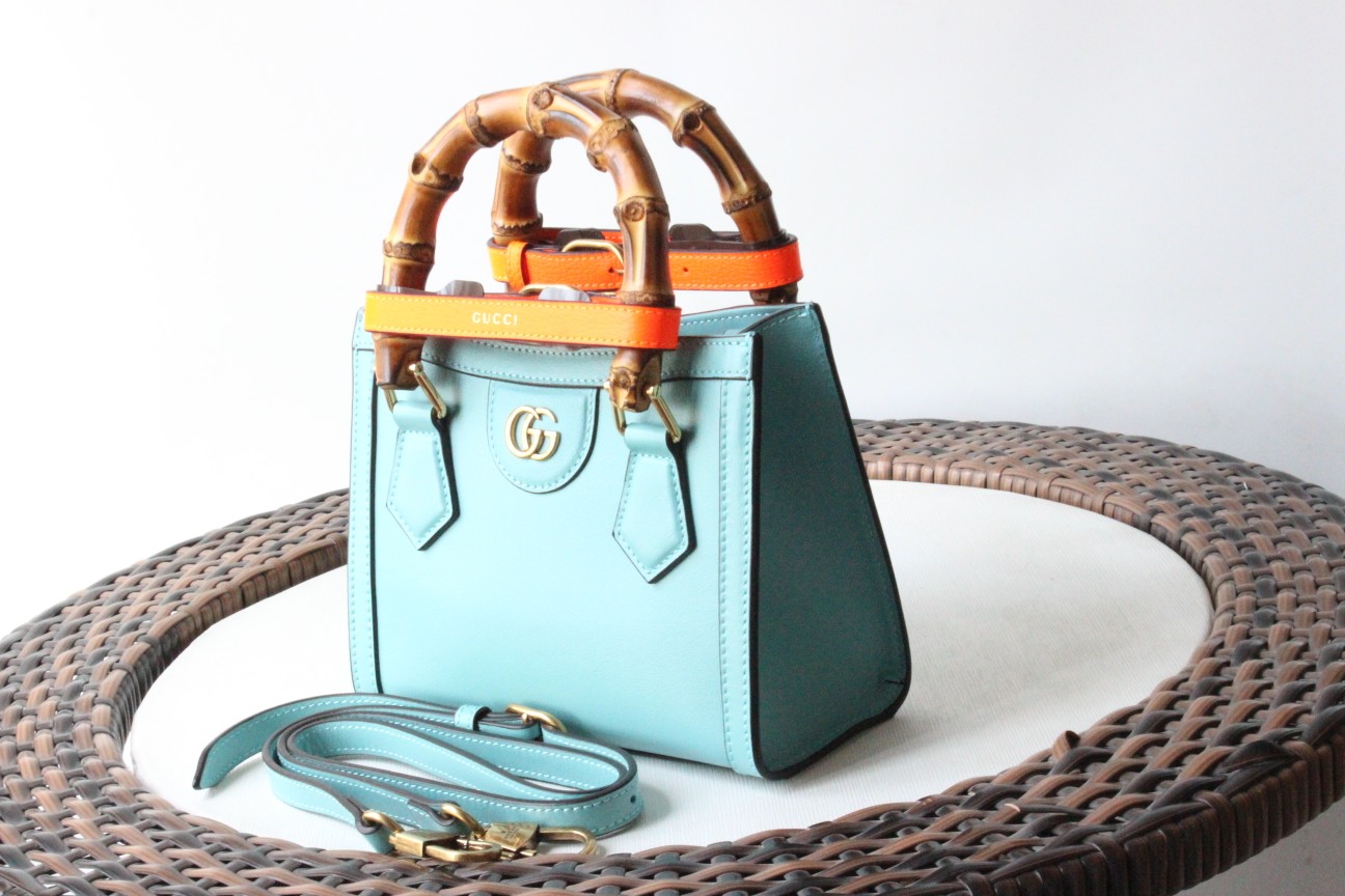 GUCCI Diana Mini Tote Bag - Blue Leather