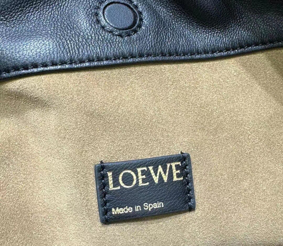 LOEWE Medium Flamenco Purse Bag In Mellow Nappa Lambskin - Black