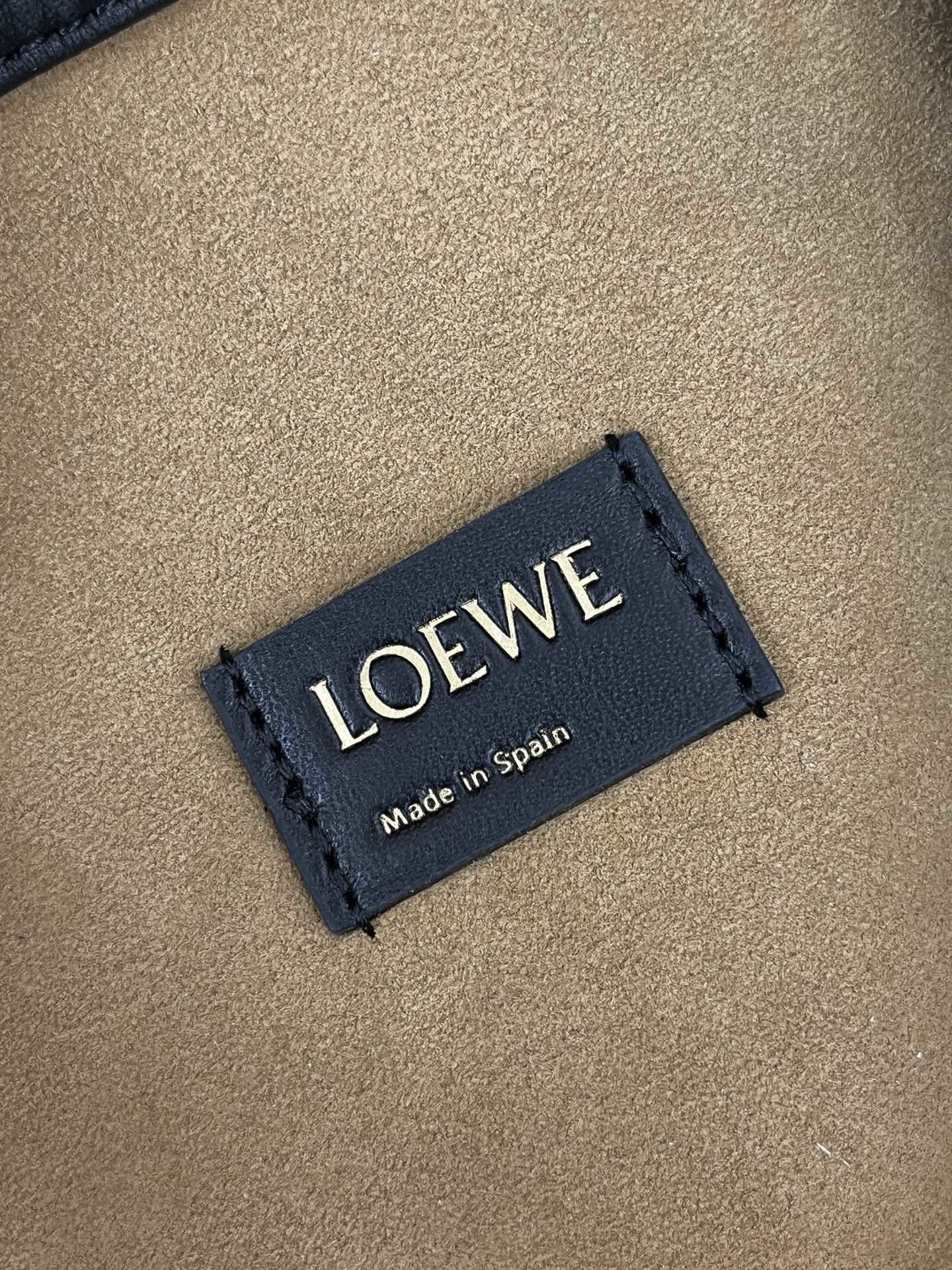 LOEWE Large Flamenco Purse Bag In Mellow Nappa Lambskin - Black