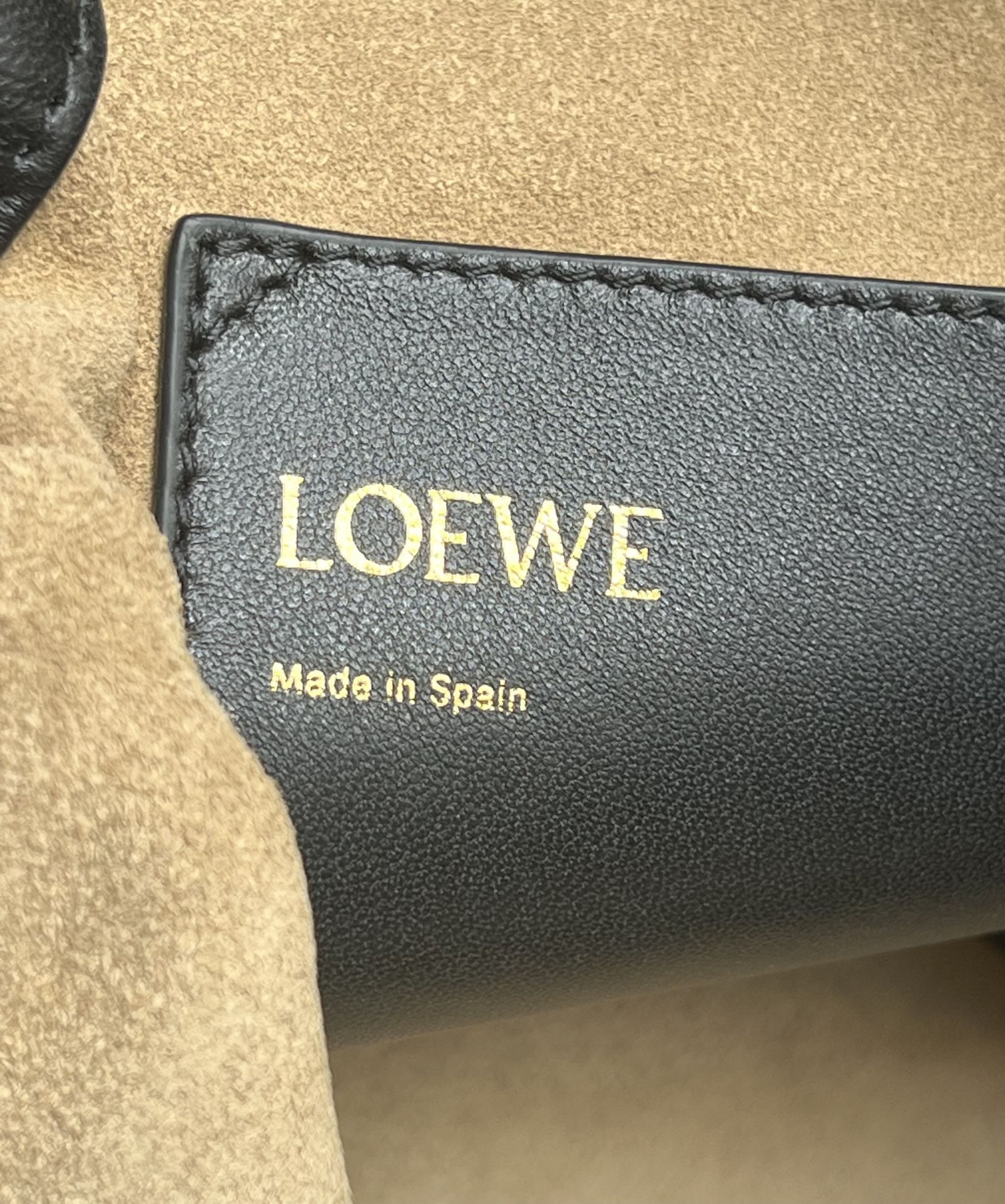 LOEWE Flamenco Purse Bucket In Mellow Nappa Lambskin - Black