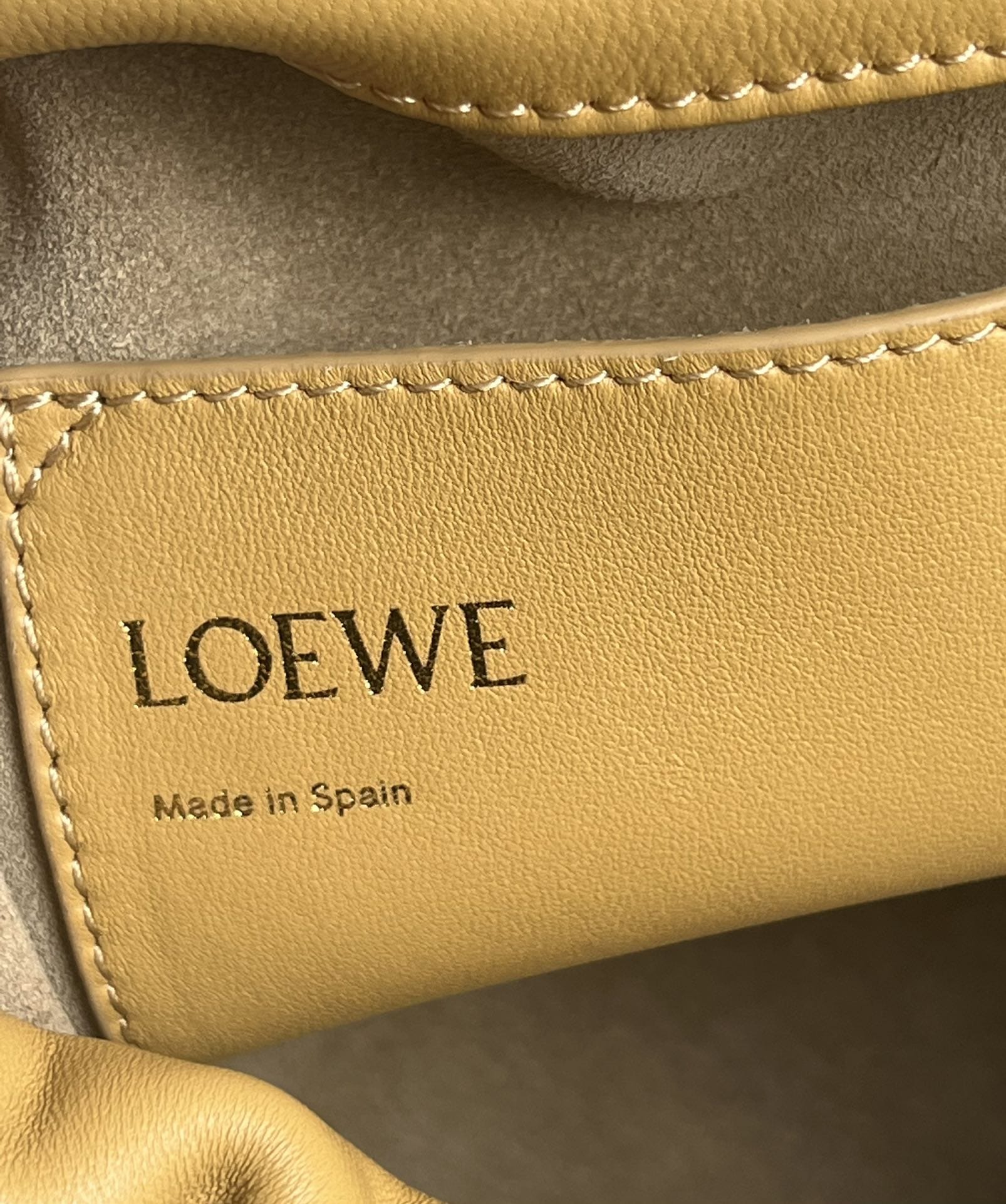 LOEWE Flamenco Purse Bucket In Mellow Nappa Lambskin - Sahara