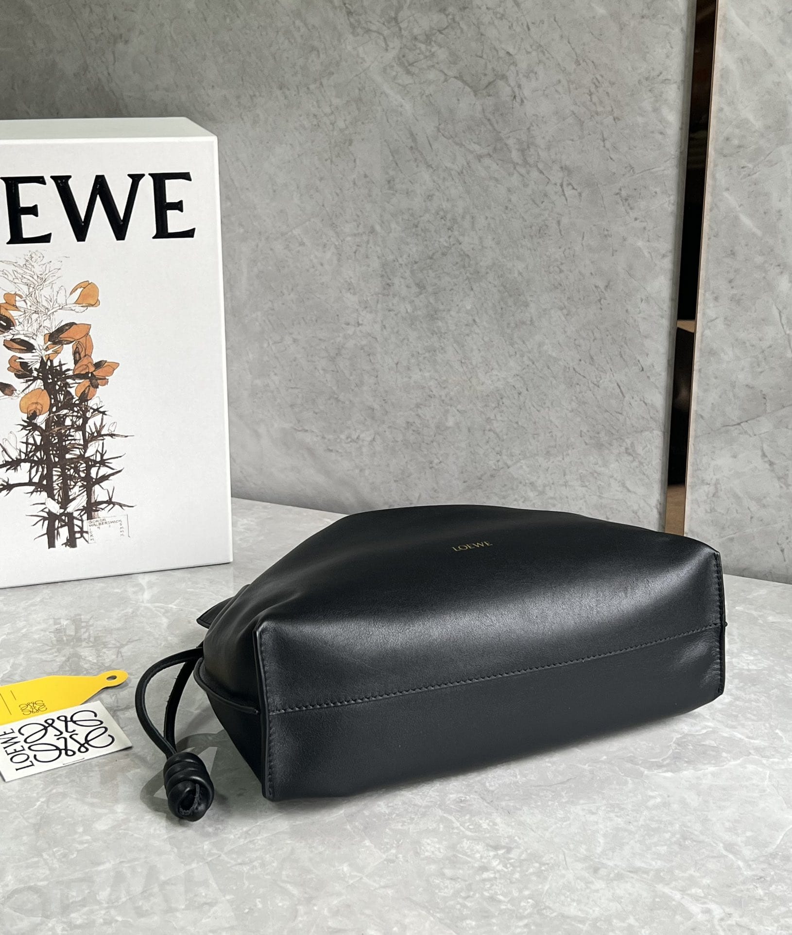 LOEWE Medium Flamenco Clutch Bag In Nappa Calfskin - Black