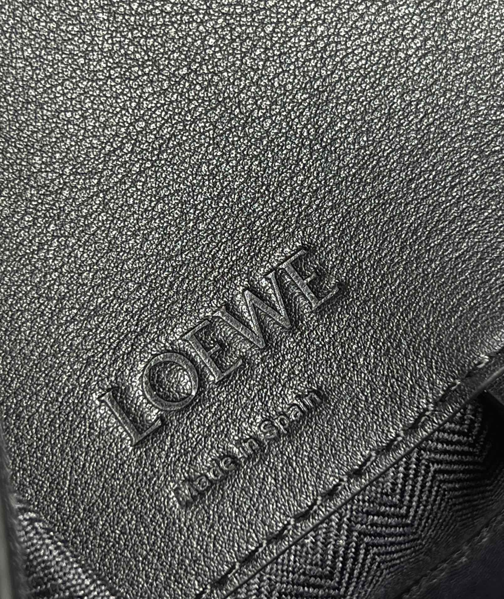 LOEWE Small Hammock Bag In Classic Calfskin - Black