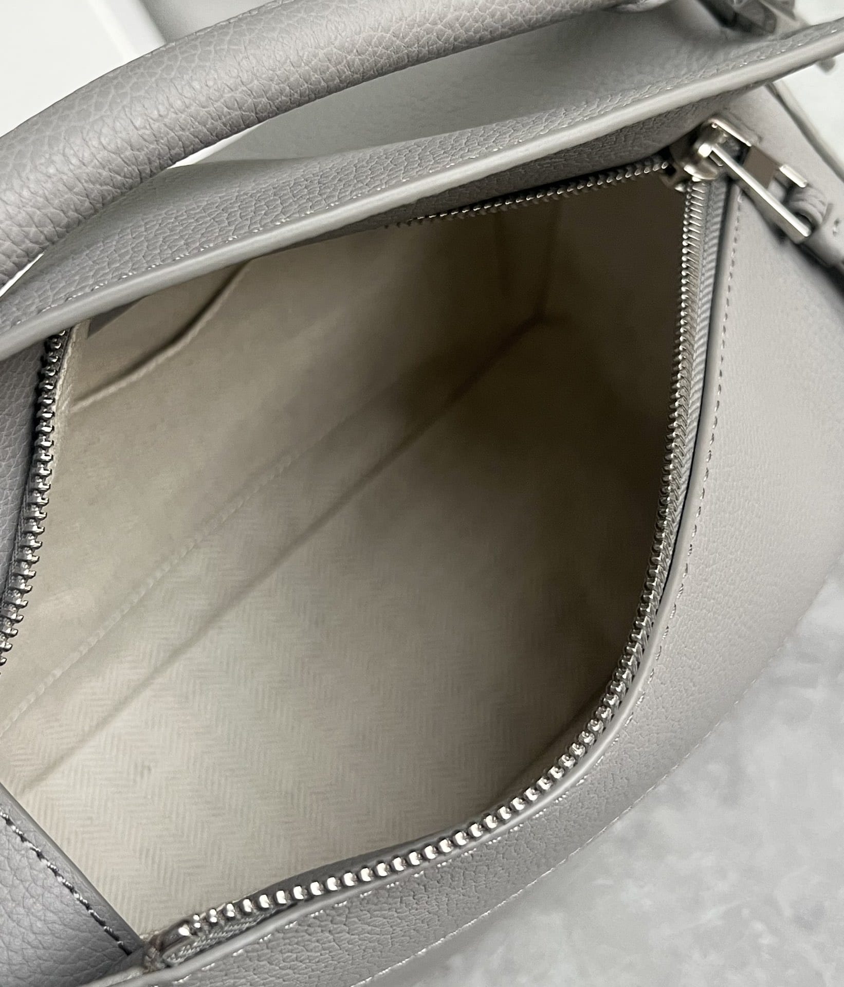 LOEWE Small Puzzle Bag In  Calfskin - Pearl Grey