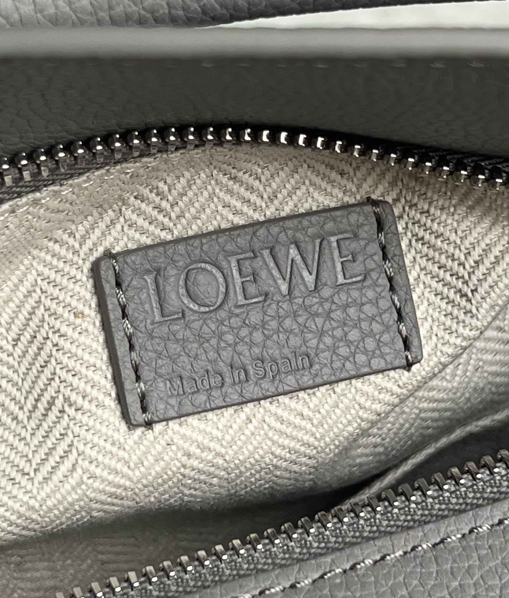 LOEWE Small Puzzle Bag In  Calfskin - Pearl Grey