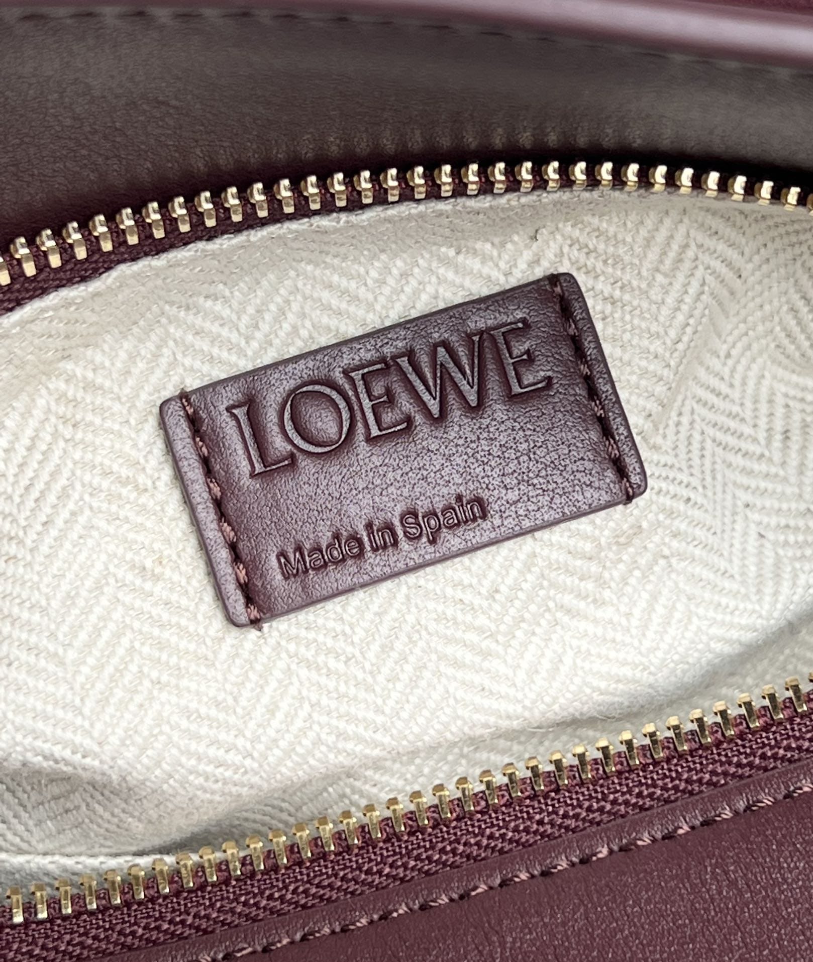 LOEWE Small Puzzle Bag In  Calfskin - Dark Burgundy