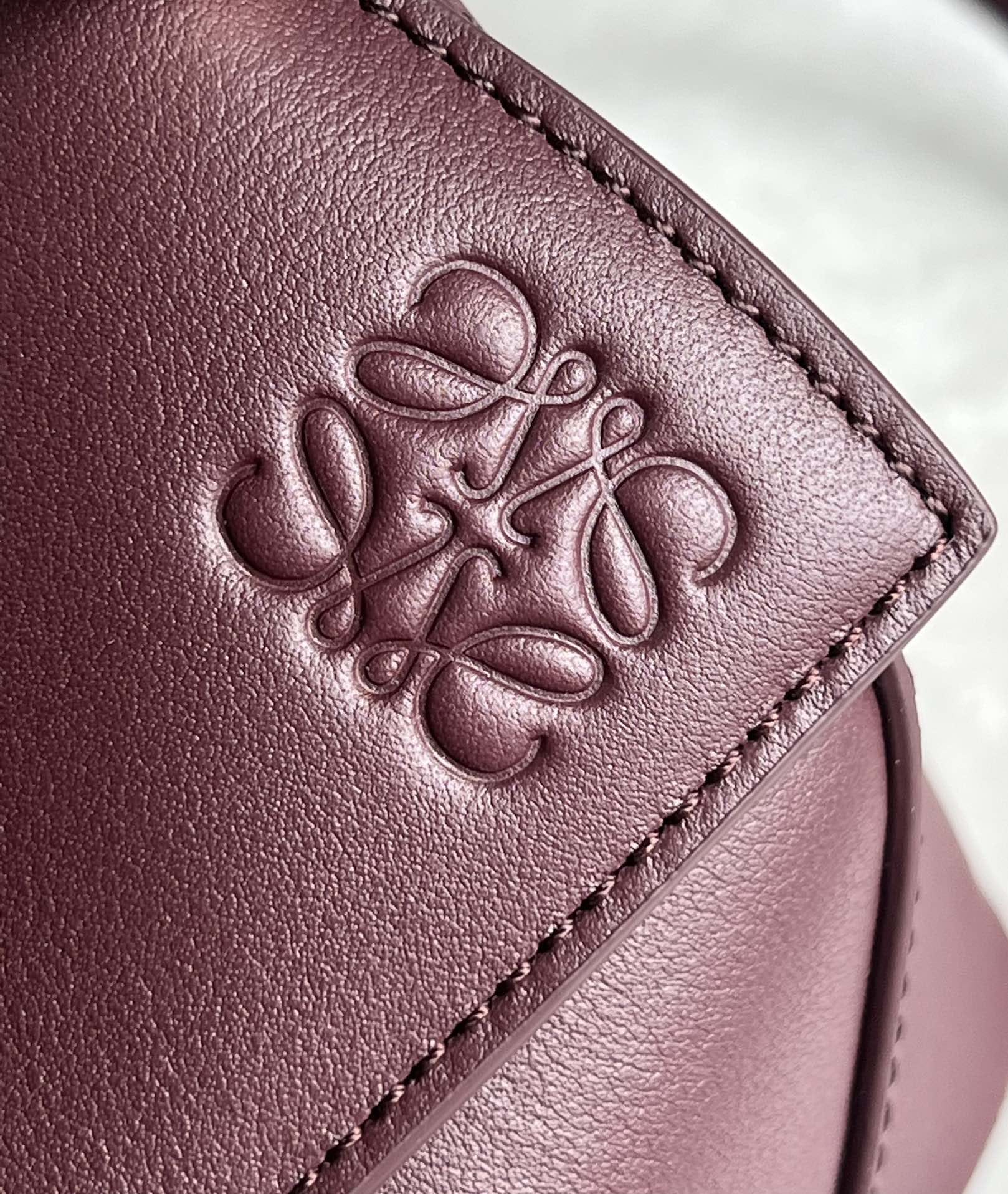 LOEWE Small Puzzle Bag In  Calfskin - Dark Burgundy