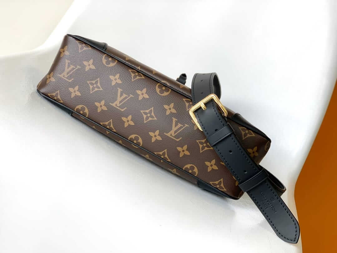 Louis Vuitton Odeon MM Shoulder Bag in Monogram Canvas