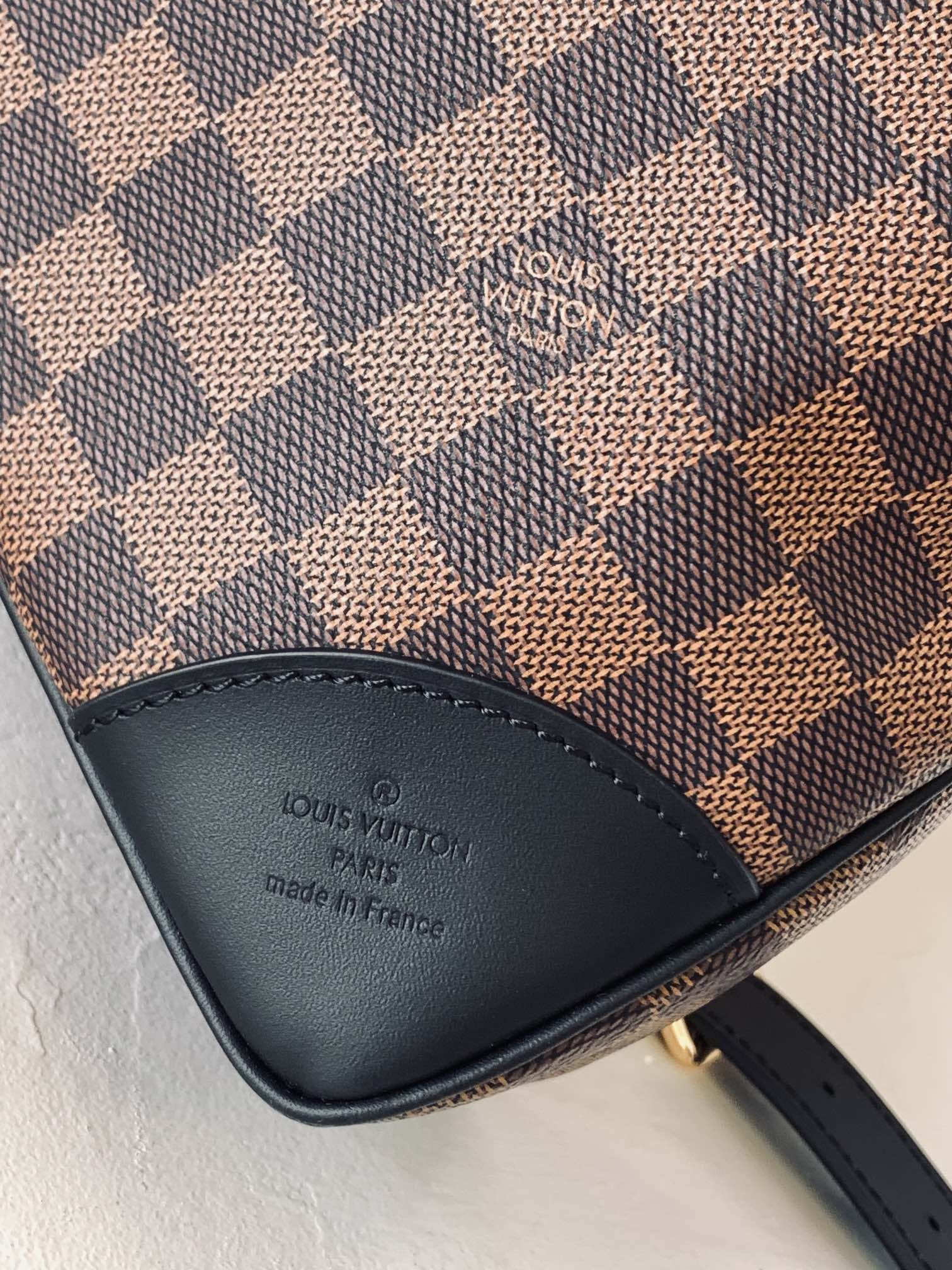 Louis Vuitton Odeon MM Shoulder Bag in Damier Canvas