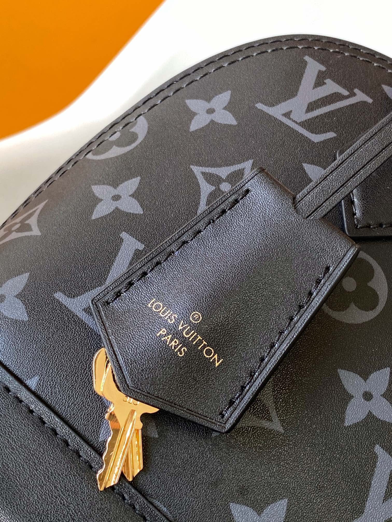 Louis Vuitton Alma BB Handbag in Smooth Calfskin - Black & Monogram