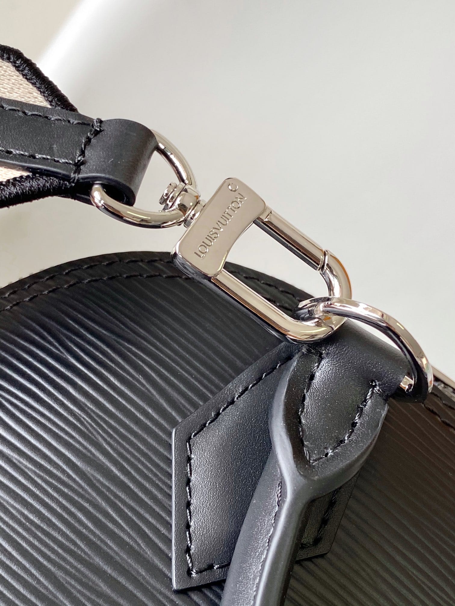 Louis Vuitton Alma BB Handbag in Epi Leather - Black