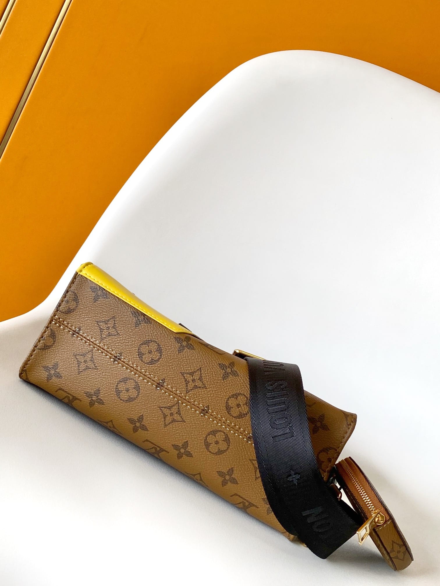 Louis Vuitton OnTheGo PM Toto Bag in Monogram Canvas - Duck Head