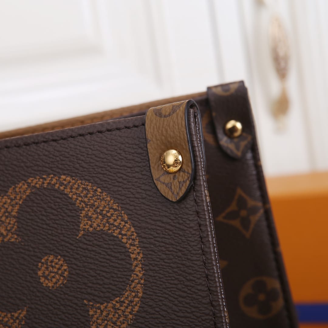 Louis Vuitton OnTheGo MM Toto Bag in Monogram Canvas