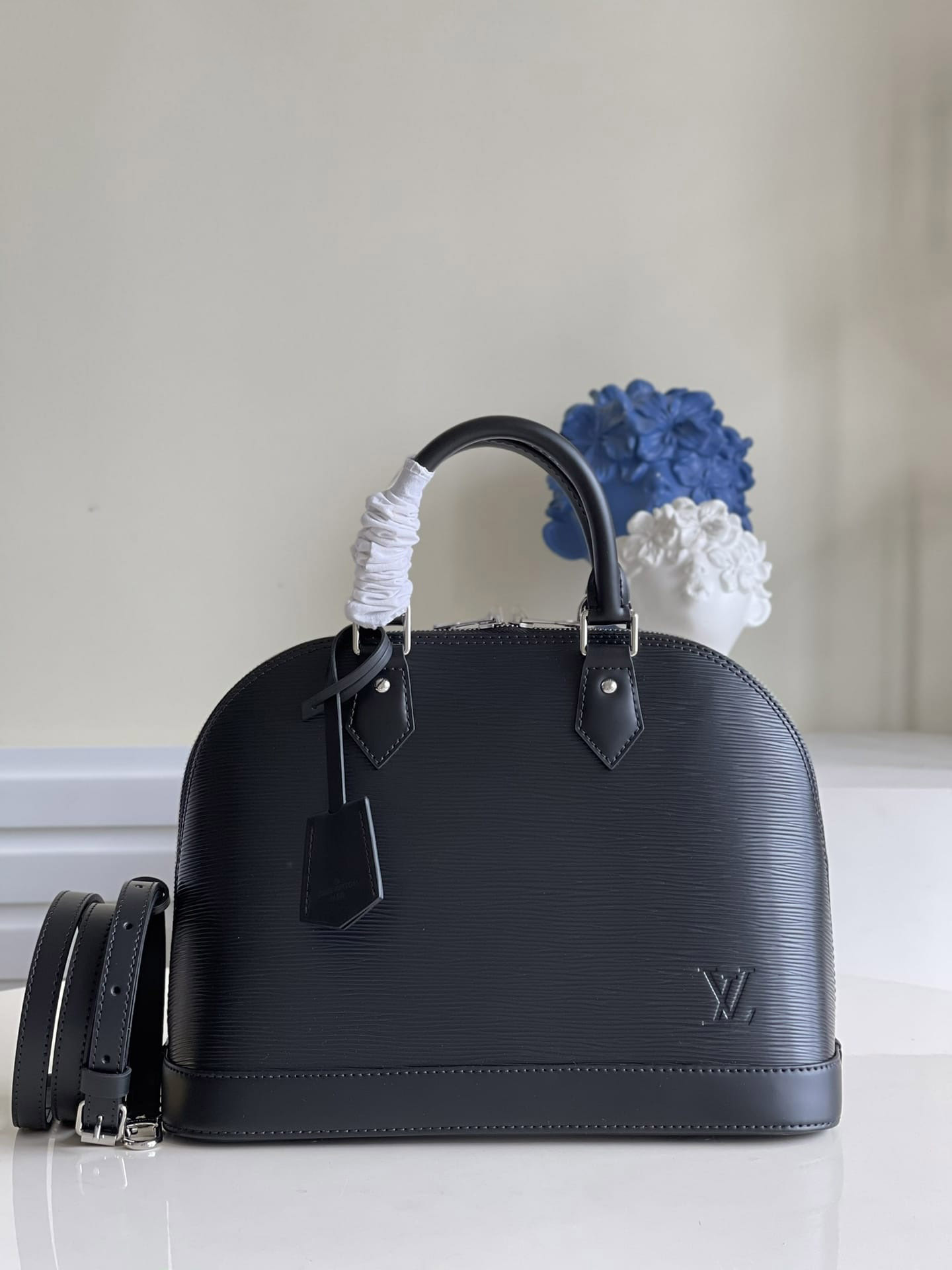 Louis Vuitton Alma PM Handbag in Epi Leather - Black