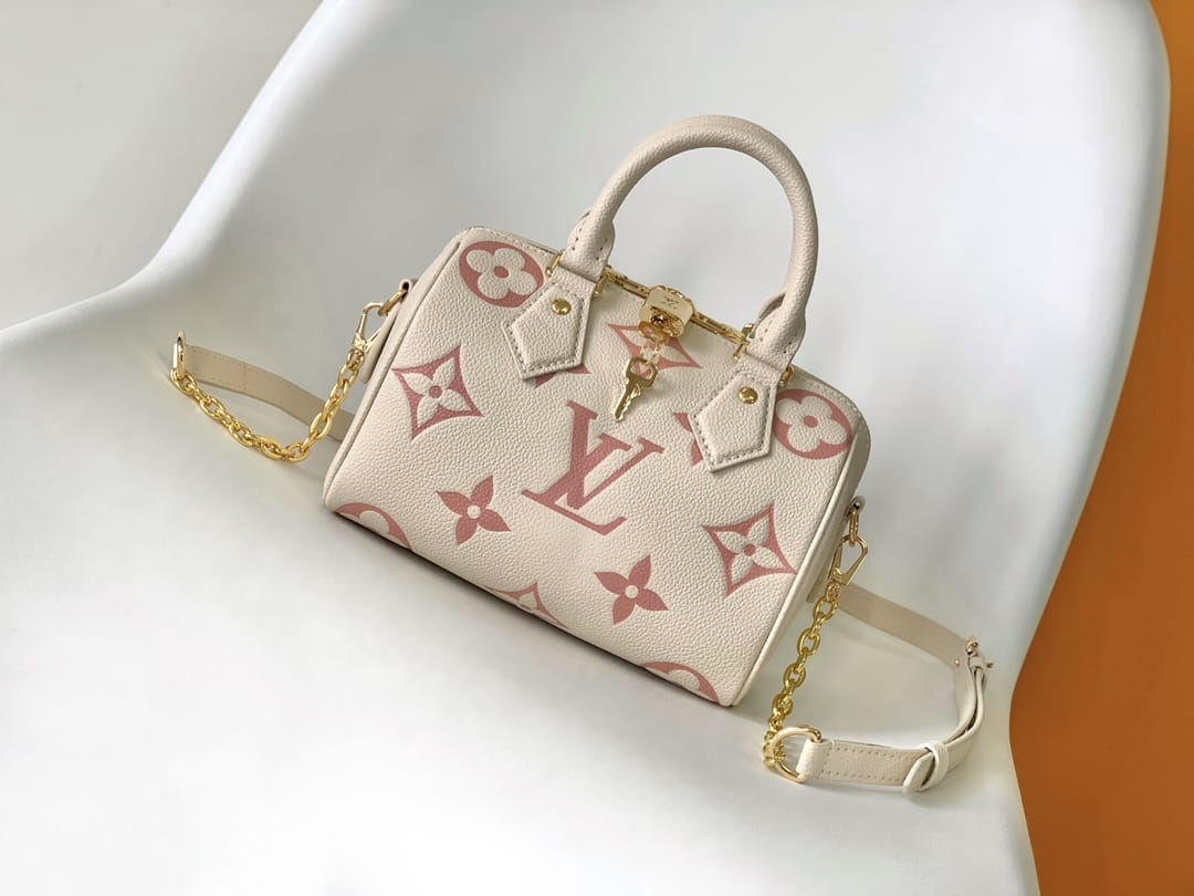 Louis Vuitton Speedy Bandoulière 20 Handle Shoulder Bag in Bicolor Monogram Leather - Latte/Chamallow