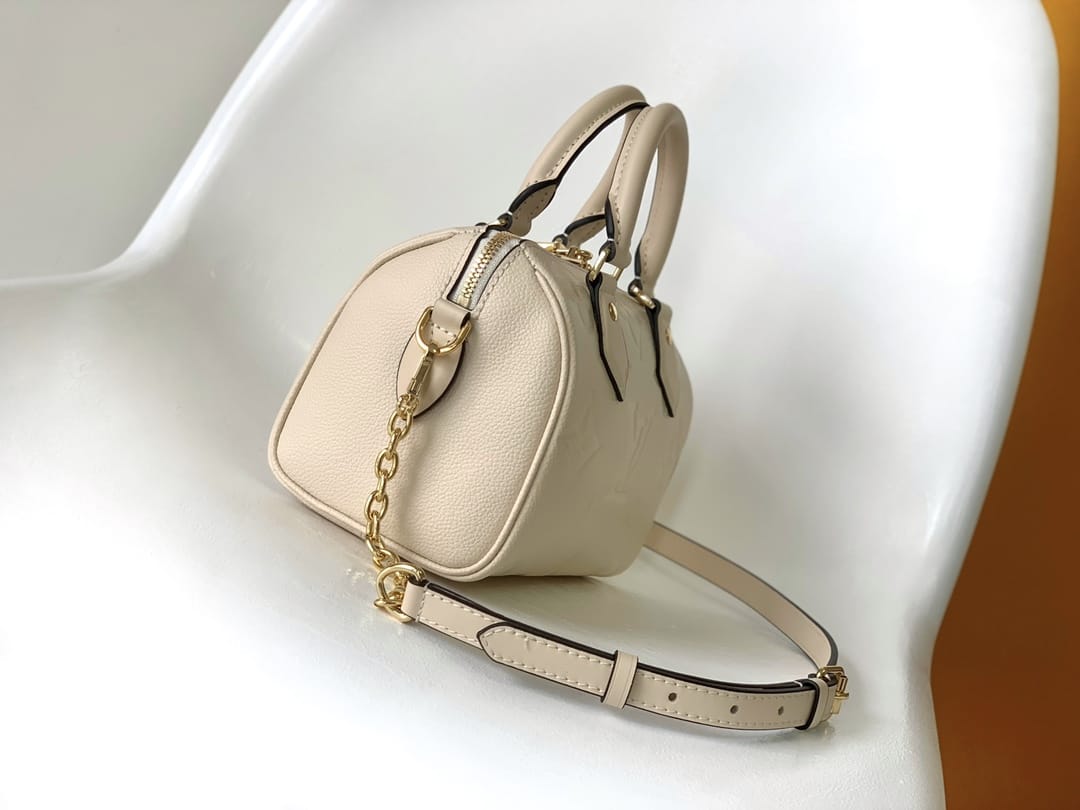 Louis Vuitton Speedy Bandoulière 20 Handle Shoulder Bag in Monogram Leather - Beige