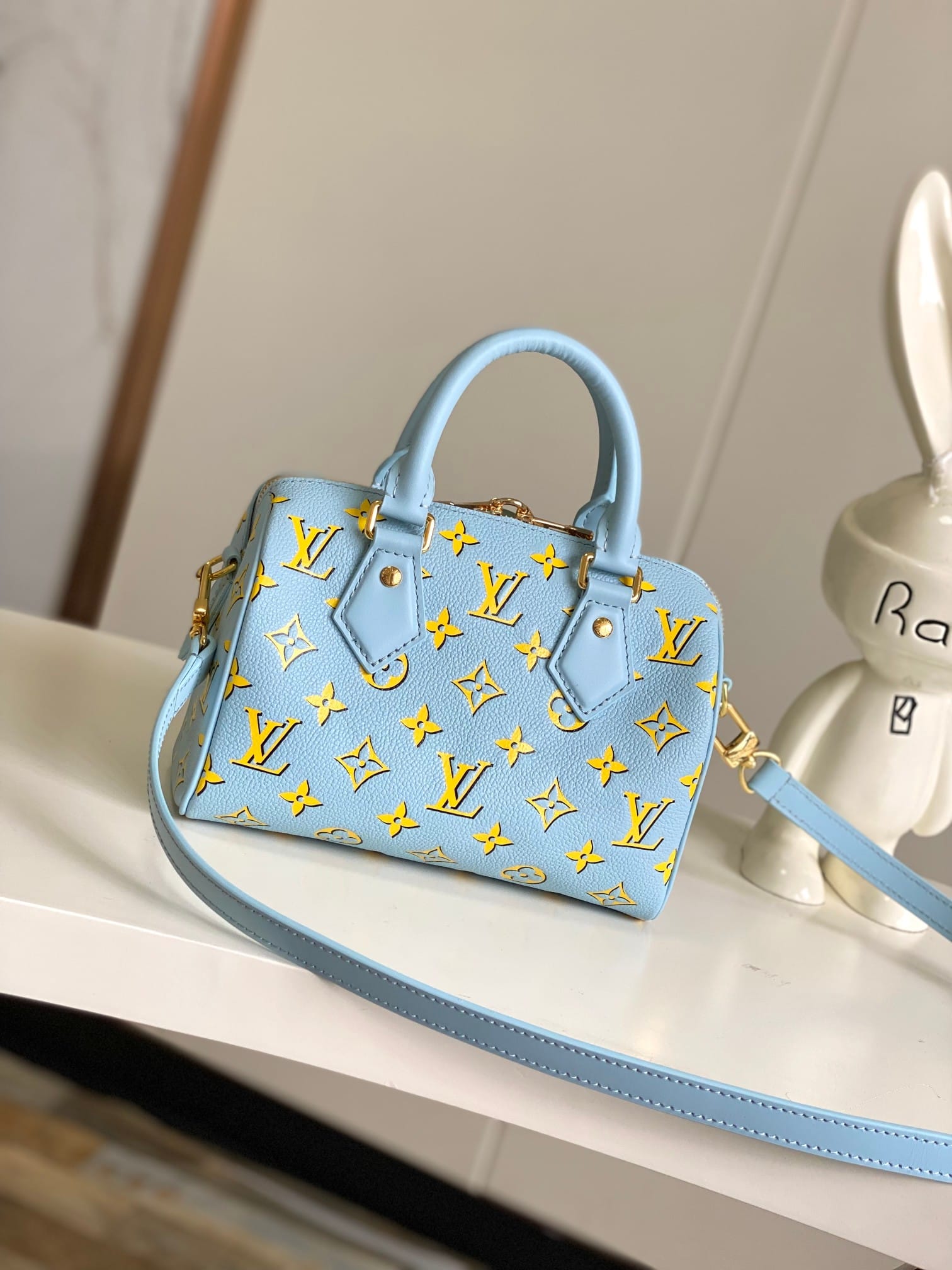 Louis Vuitton Speedy Bandoulière 20 Handle Shoulder Bag in Calfskin Leather - Baby Blue