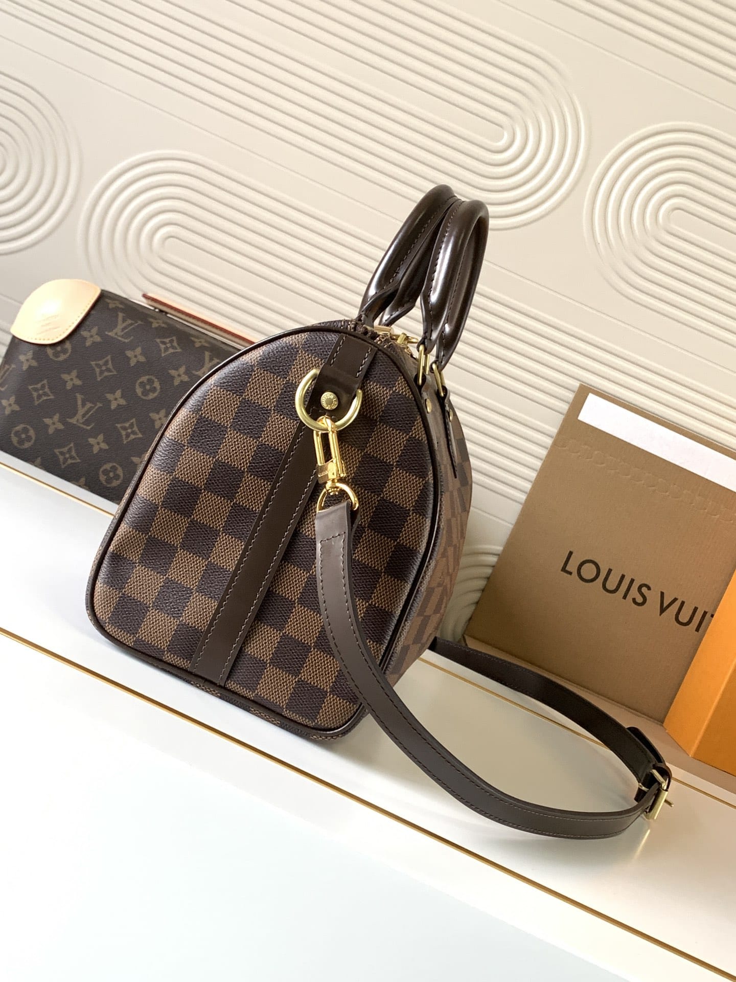 Louis Vuitton Speedy Bandoulière 25 Handle Shoulder Bag in Damier Ebene Canvas