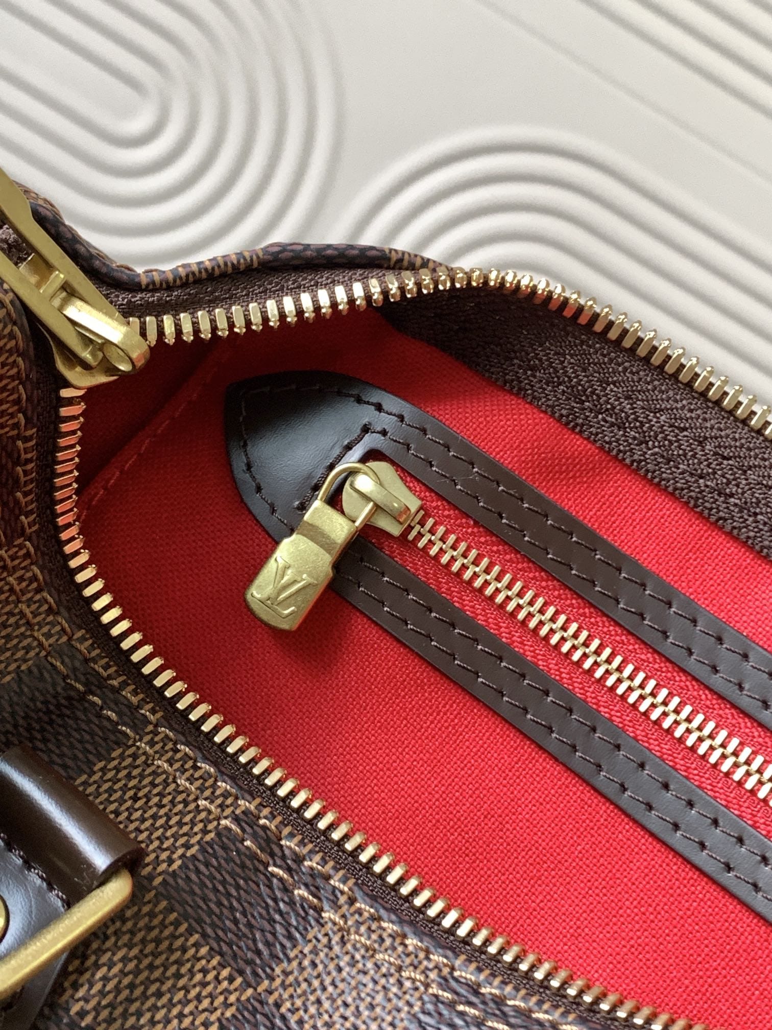 Louis Vuitton Speedy Bandoulière 25 Handle Shoulder Bag in Damier Ebene Canvas