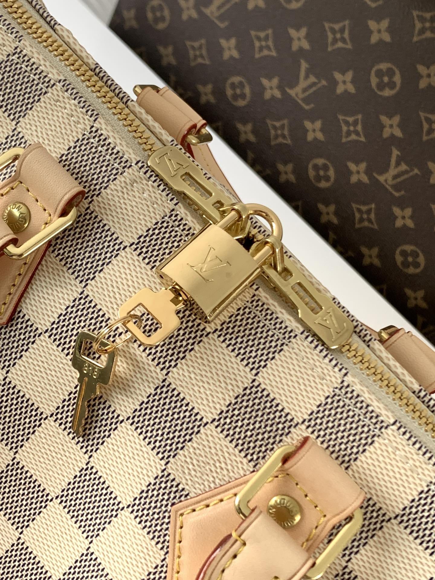 Louis Vuitton Speedy Bandoulière 25 Handle Shoulder Bag in Damier Azur Canvas