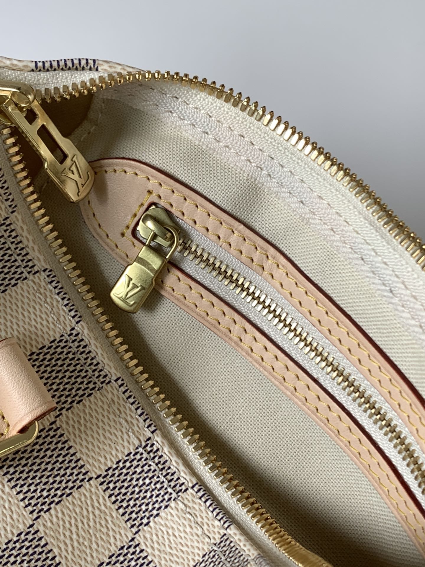 Louis Vuitton Speedy Bandoulière 25 Handle Shoulder Bag in Damier Azur Canvas