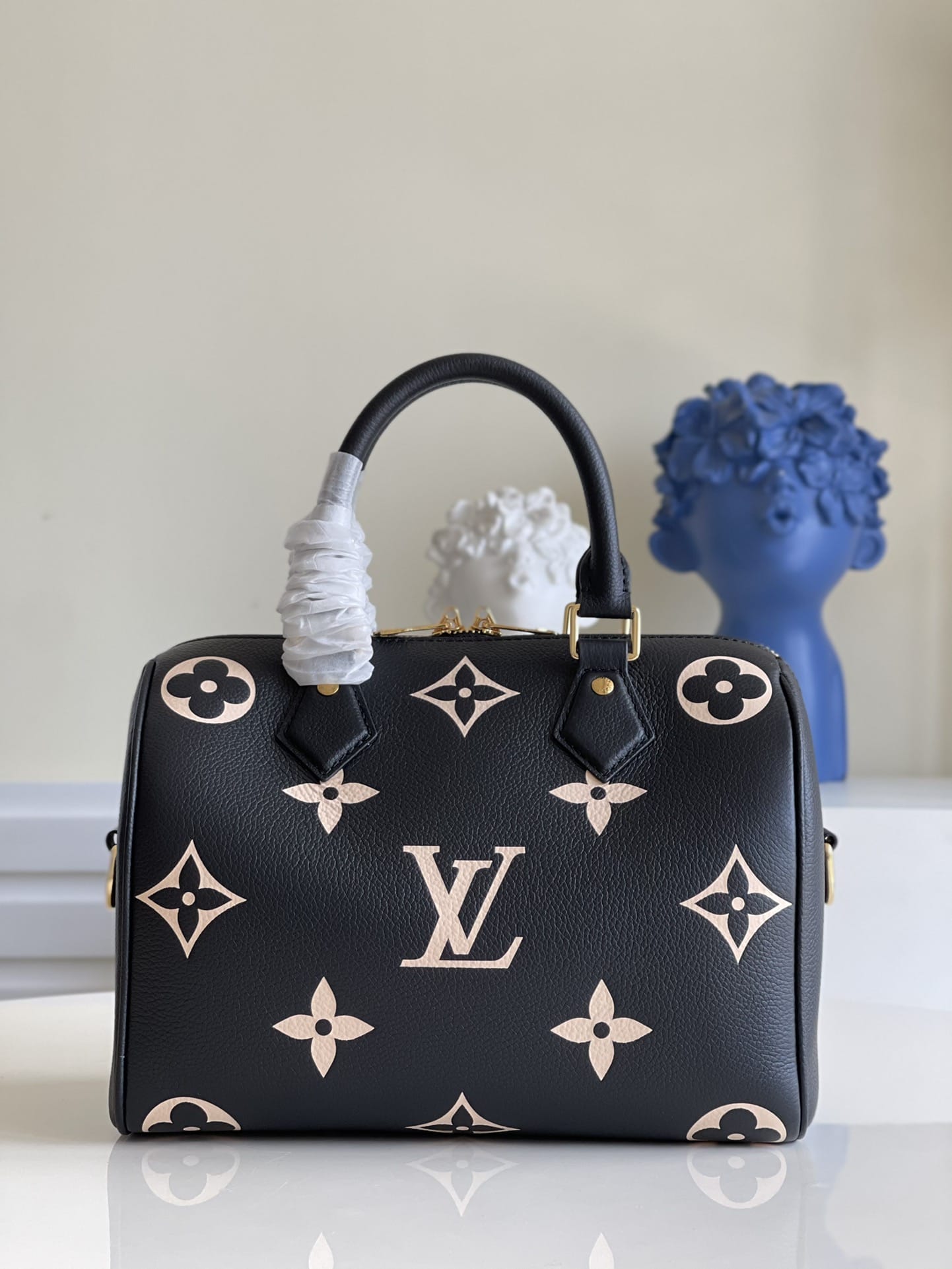 Louis Vuitton Speedy Bandoulière 25 Handle Shoulder Bag in Bicolor Monogram Leather - Black/Beige