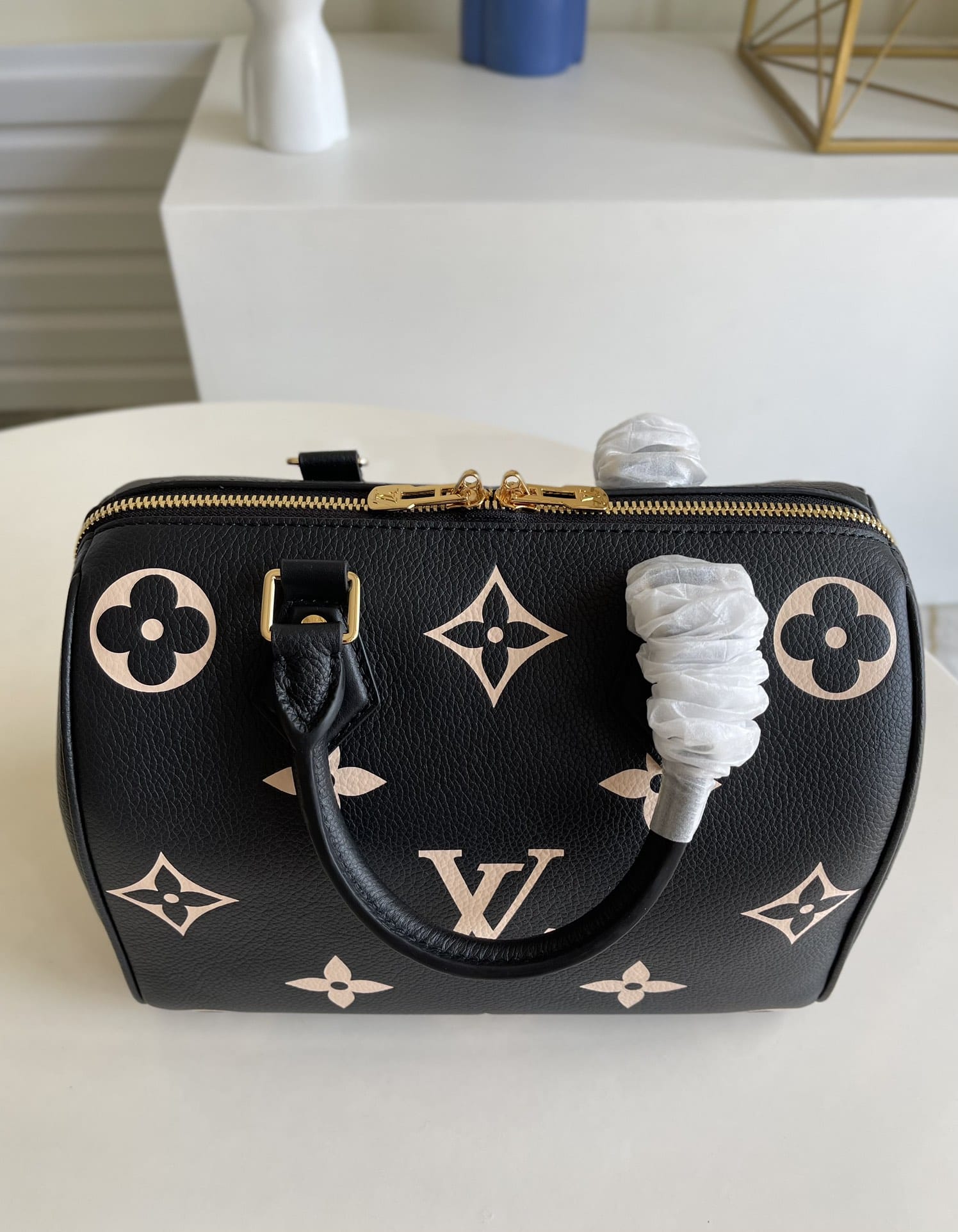 Louis Vuitton Speedy Bandoulière 25 Handle Shoulder Bag in Bicolor Monogram Leather - Black/Beige