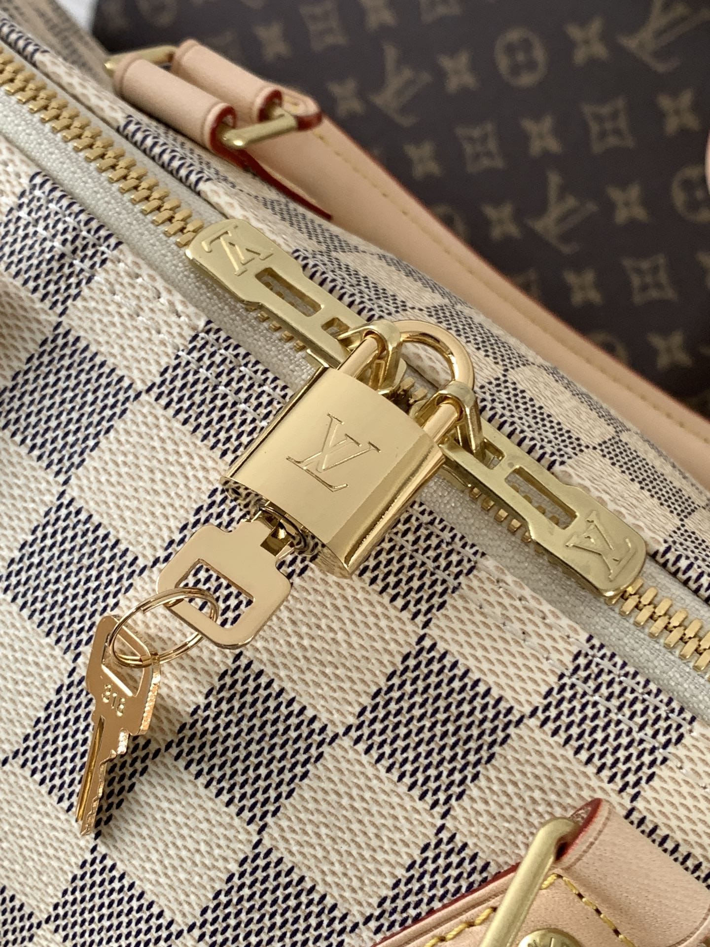 Louis Vuitton Speedy Bandoulière 30 Handle Shoulder Bag in Damier Azur Canvas