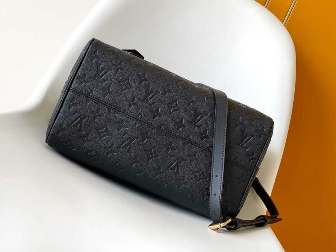 Louis Vuitton Speedy Soft 30 Handle Shoulder Bag in Monogram Leather - Black